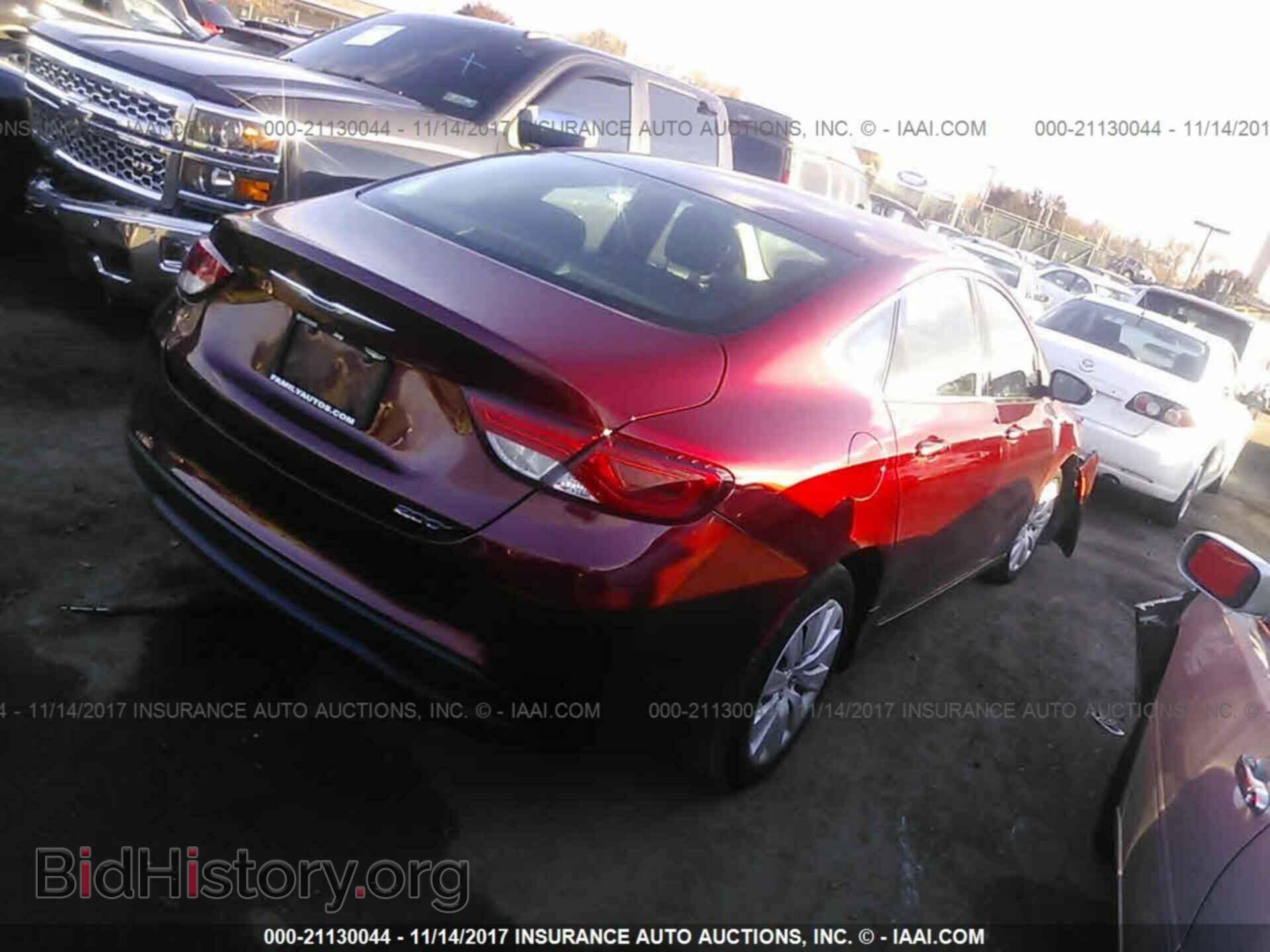 2015 Chrysler 200 - VIN: 1C3CCCFB3FN563929 - Photo 4