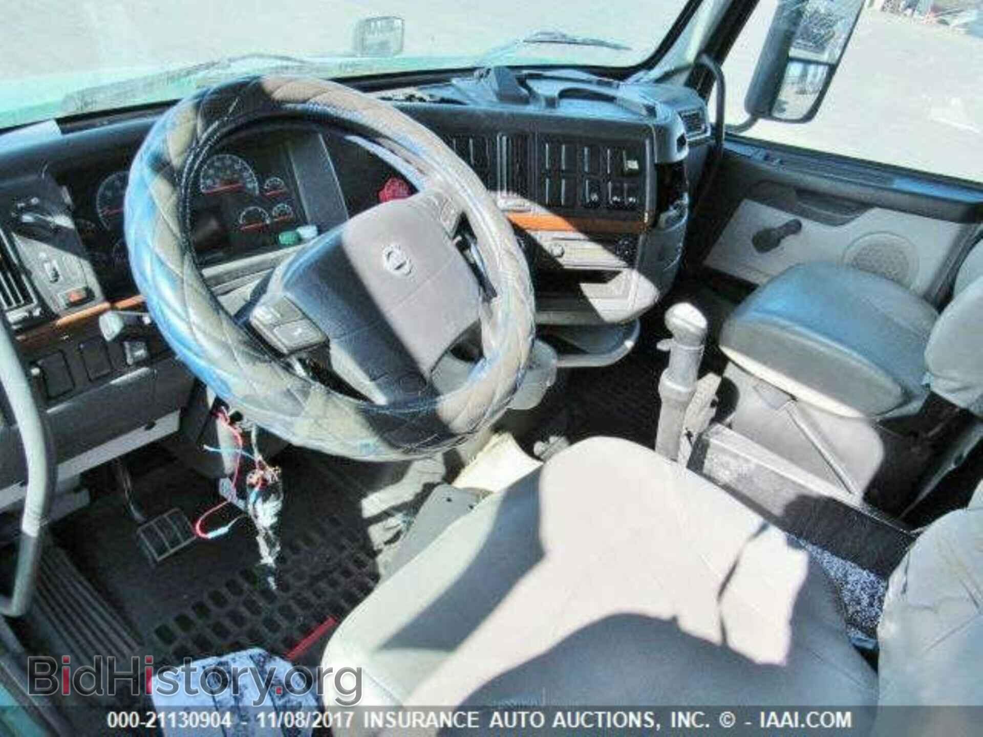 2011 Volvo Vnl - VIN: 4V4NC9EJ5BN299787 - Фото 5