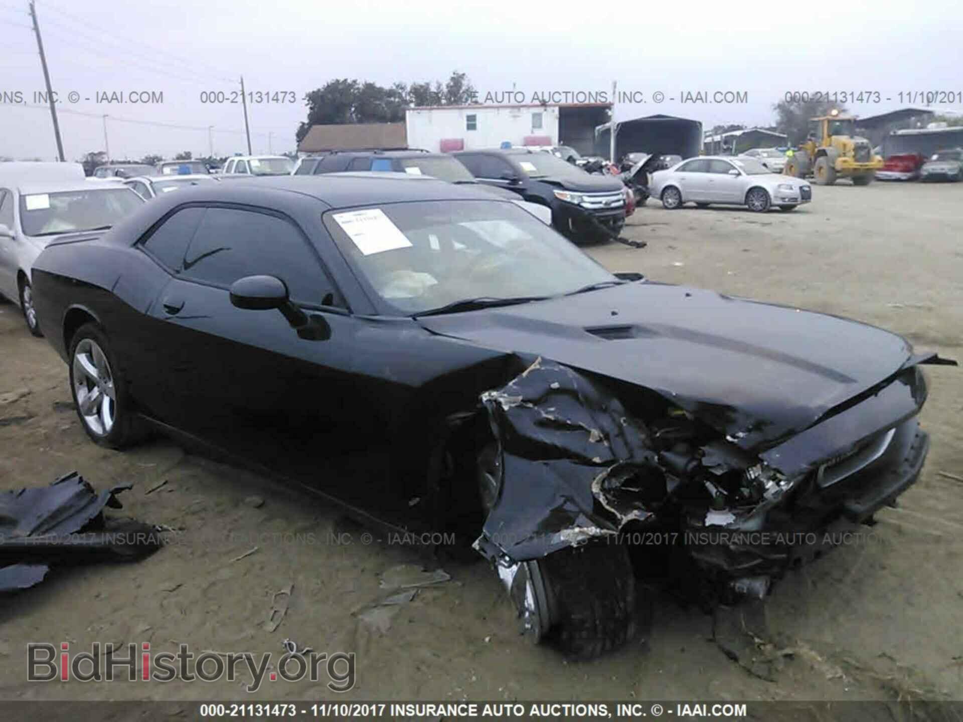 Photo 2C3CDYAGXCH105676 - Dodge Challenger 2012