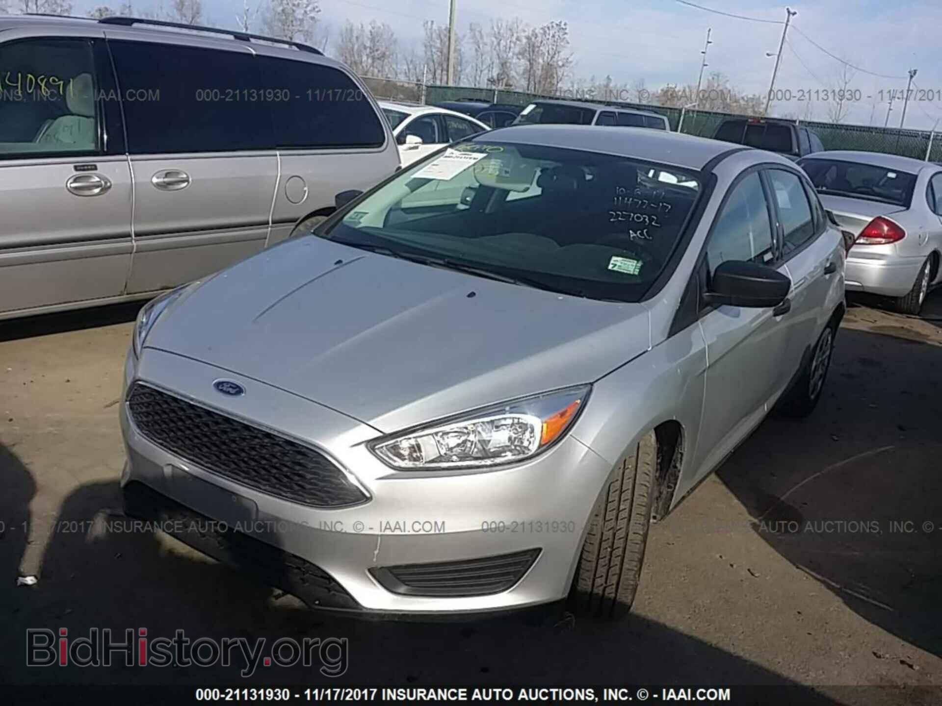 2016 Ford Focus - VIN: 1FADP3E27GL227032 - Фото 2