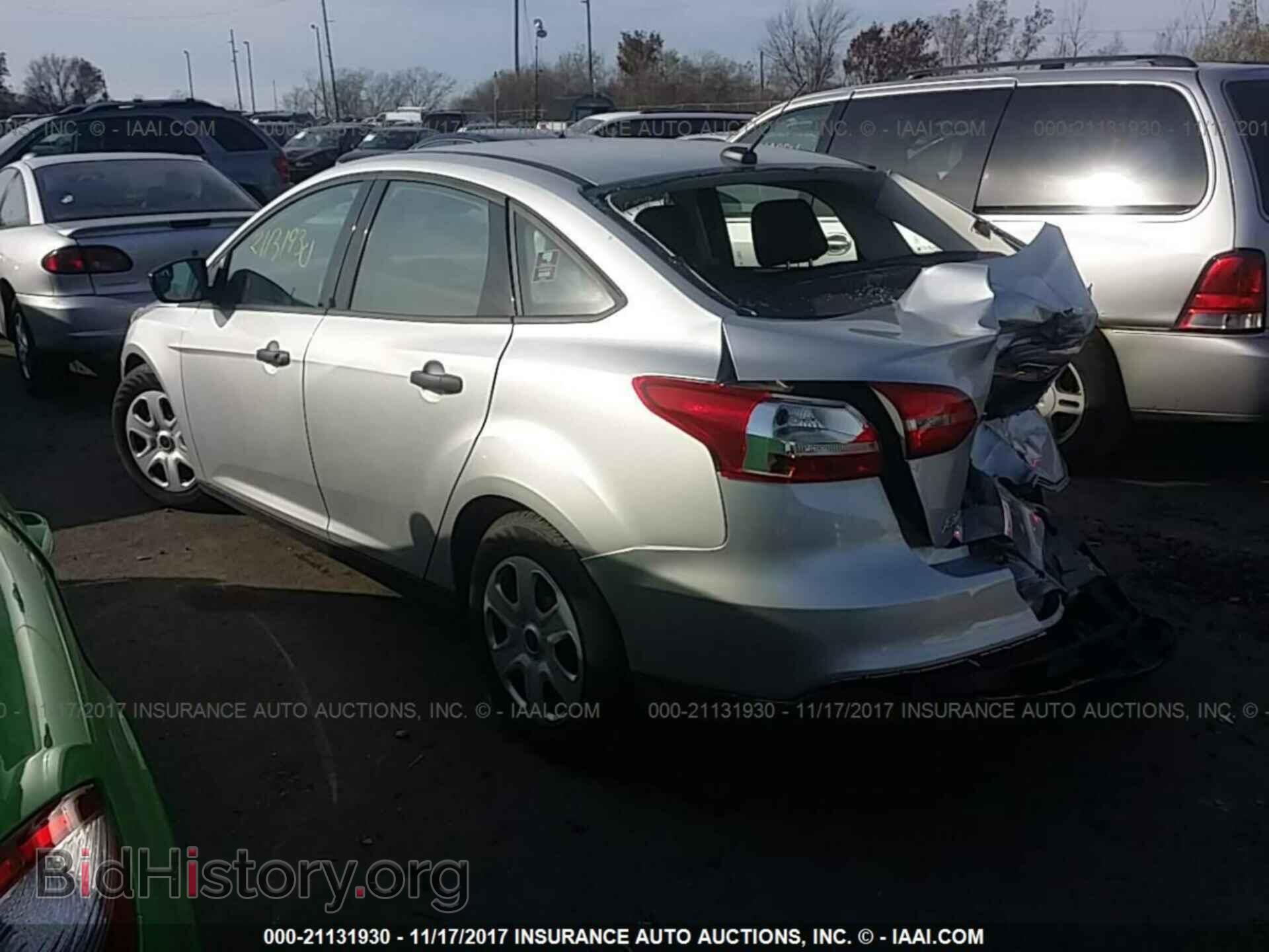 2016 Ford Focus - VIN: 1FADP3E27GL227032 - Фото 3