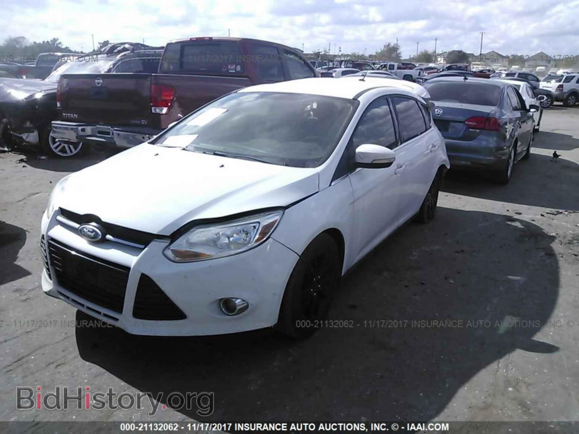 2012 Ford Focus - VIN: 1FAHP3M20CL374029 - Фото 2