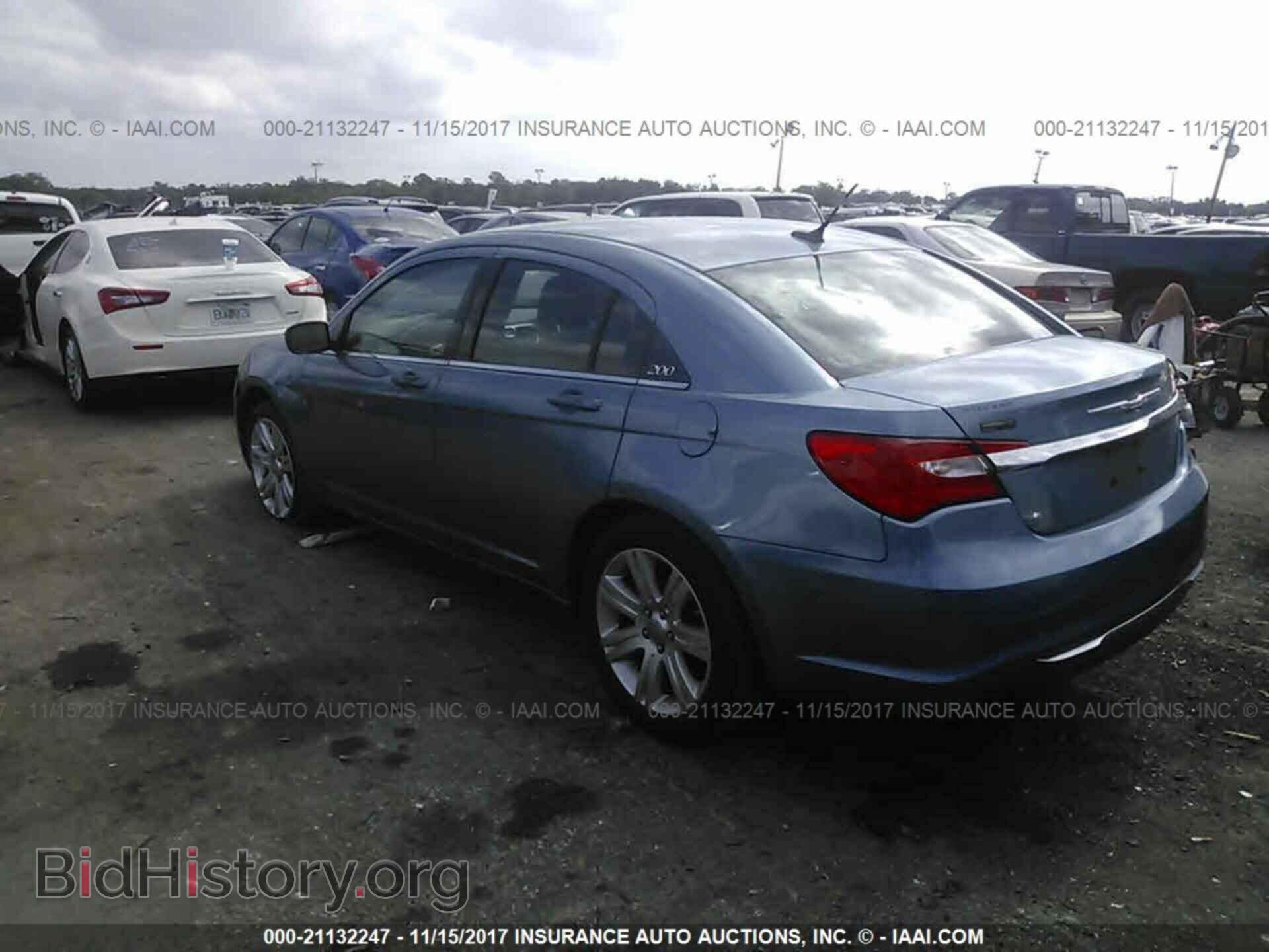 2011 Chrysler 200 - VIN: 1C3BC1FB3BN607342 - Photo 3