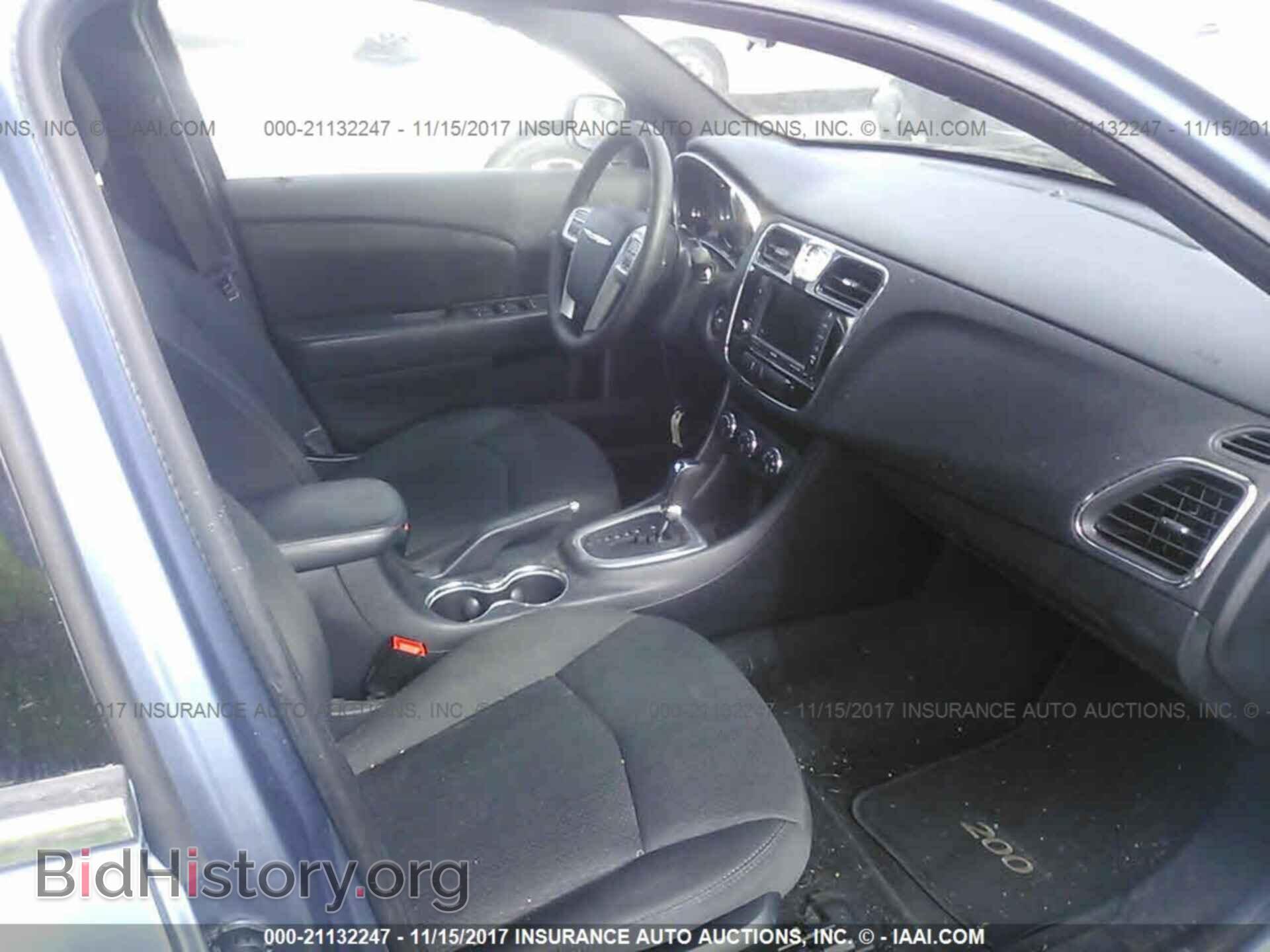 2011 Chrysler 200 - VIN: 1C3BC1FB3BN607342 - Photo 5