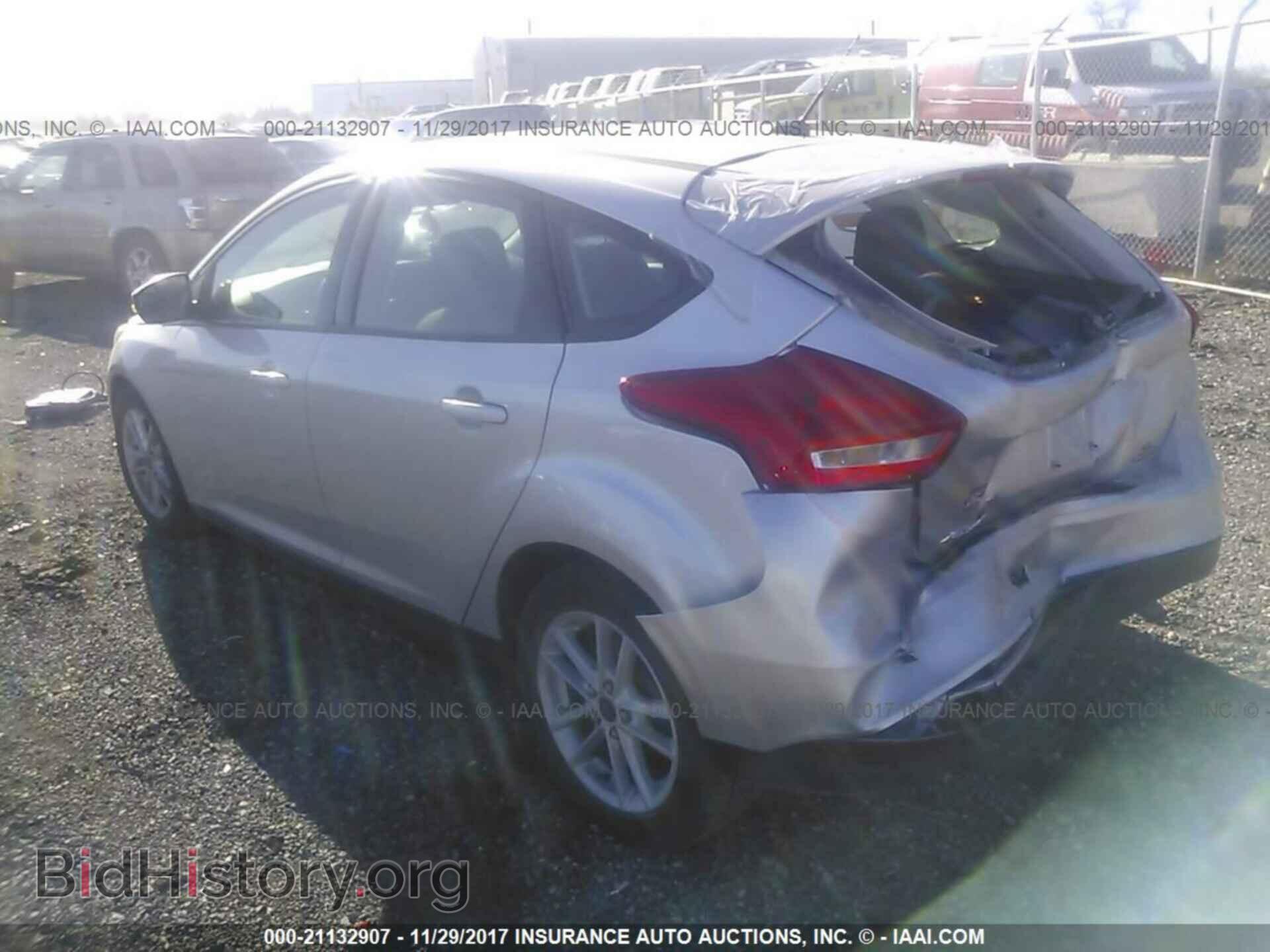 2015 Ford Focus - VIN: 1FADP3K26FL233049 - Photo 3