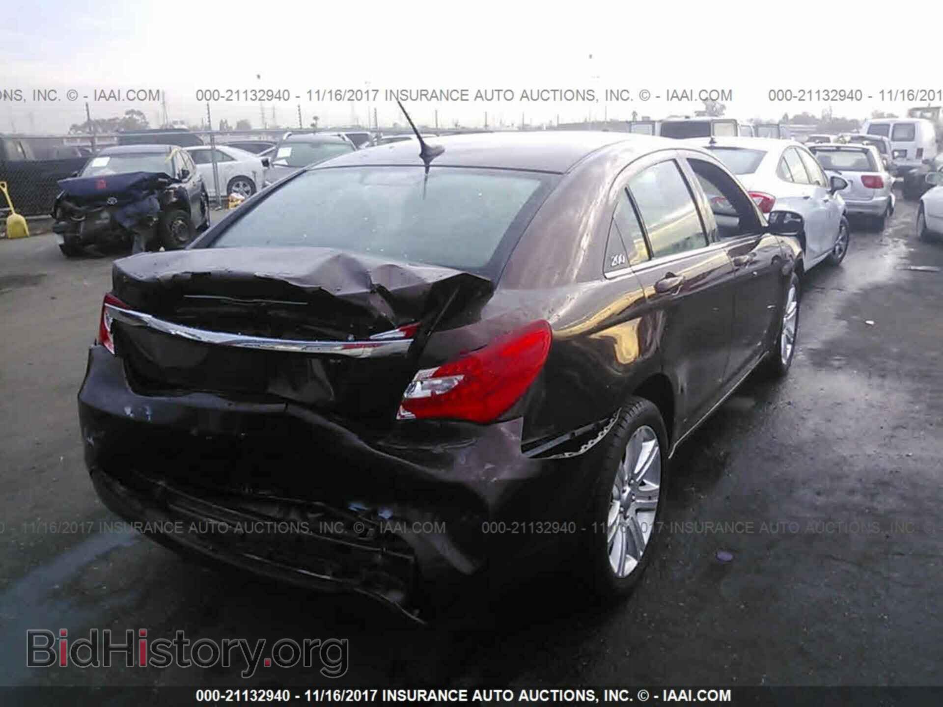 2013 Chrysler 200 - VIN: 1C3CCBBB0DN695916 - Photo 4