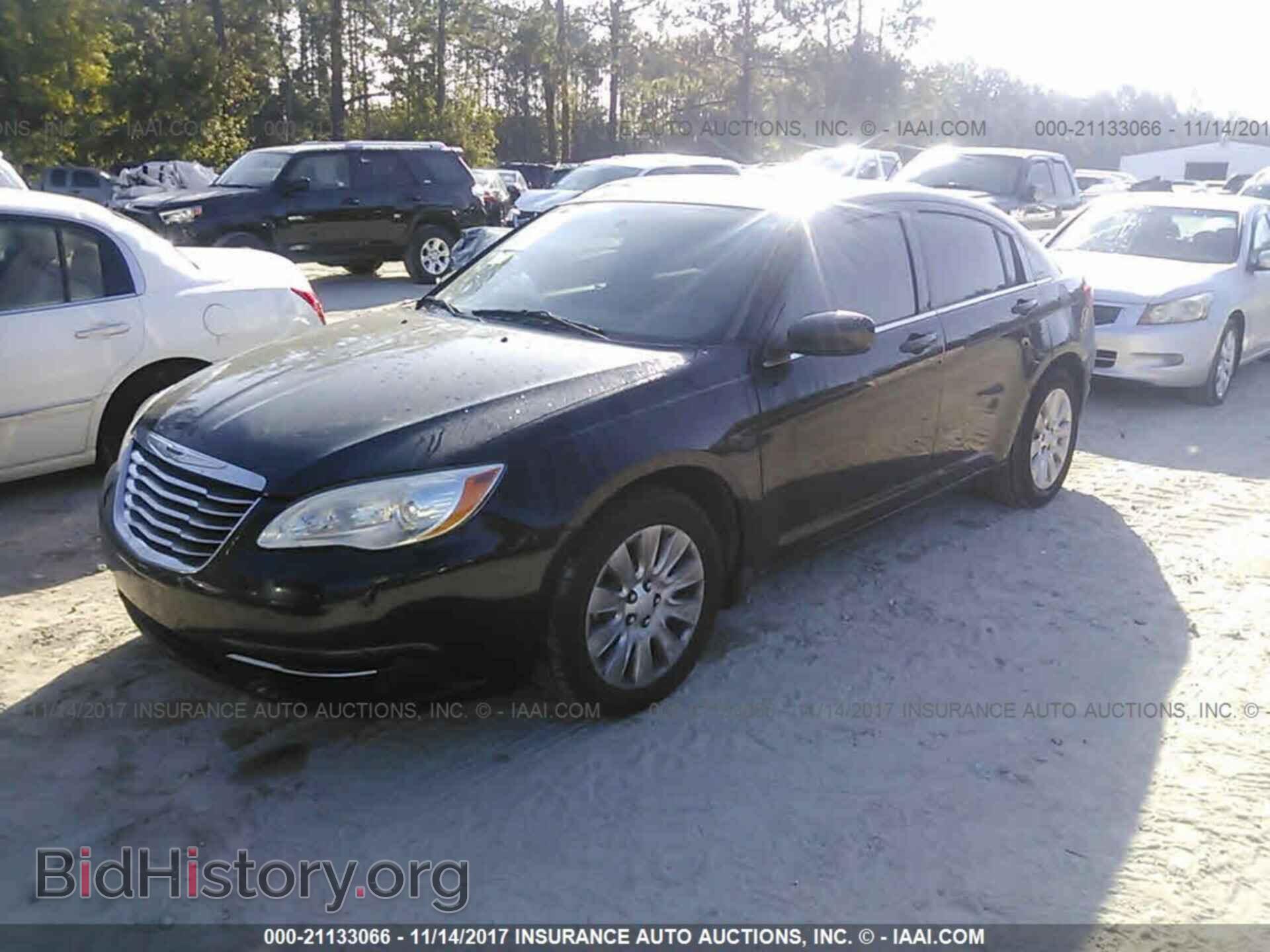 2012 Chrysler 200 - VIN: 1C3CCBAB9CN320283 - Фото 2