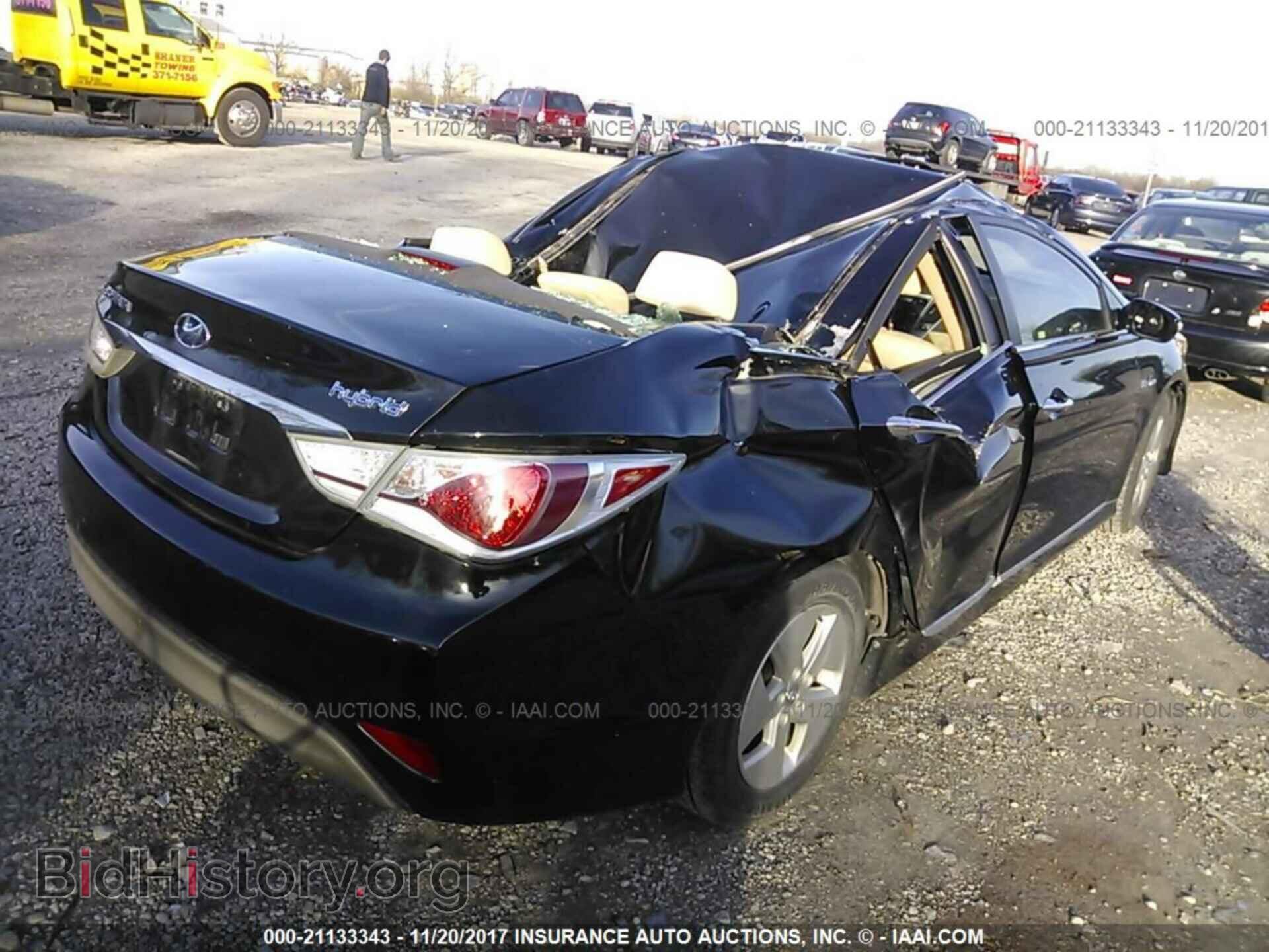 2012 Hyundai Sonata - VIN: KMHEC4A44CA046351 - Photo 4