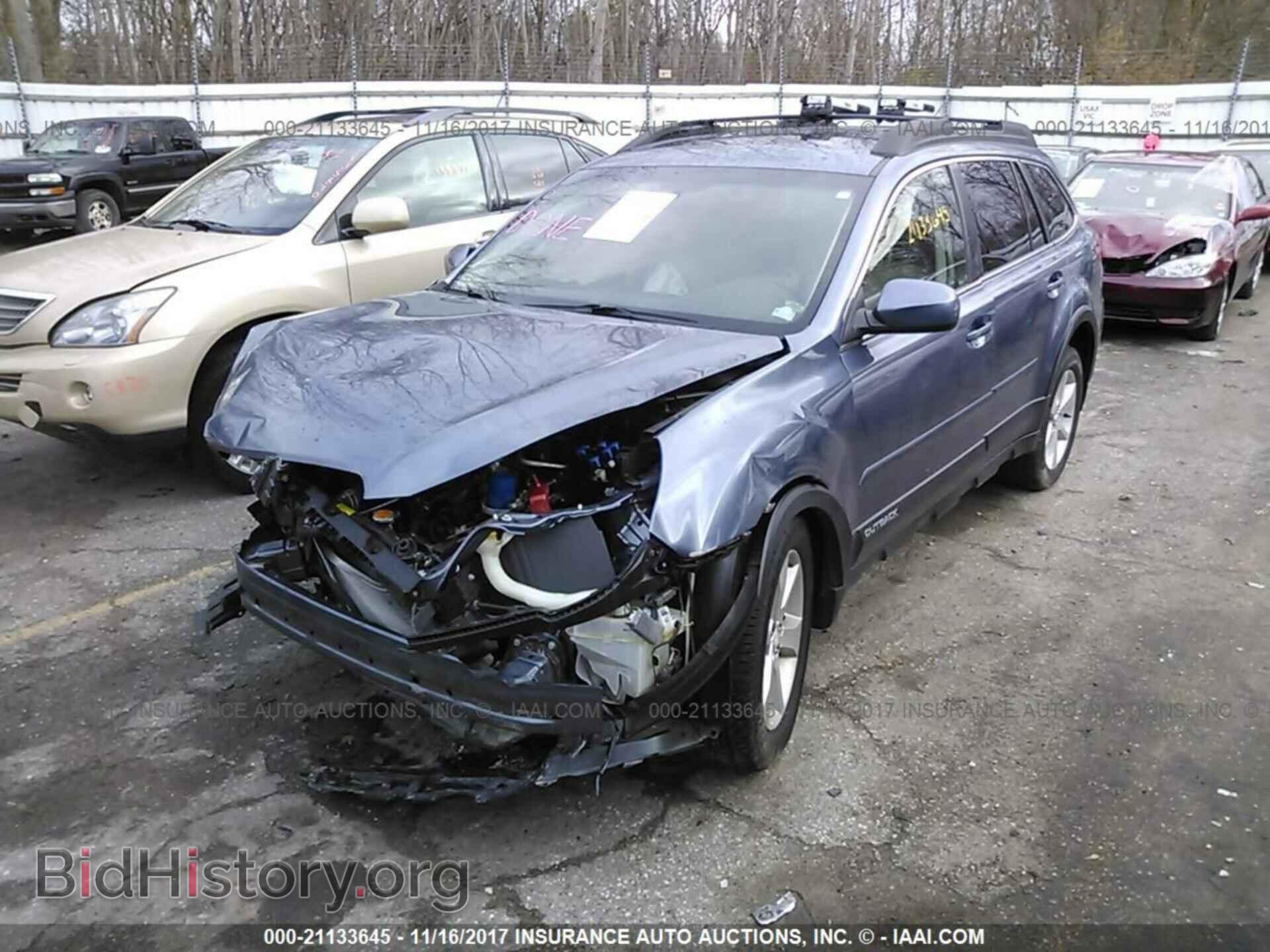 2014 Subaru Outback - VIN: 4S4BRCNC4E3313492 - Photo 2