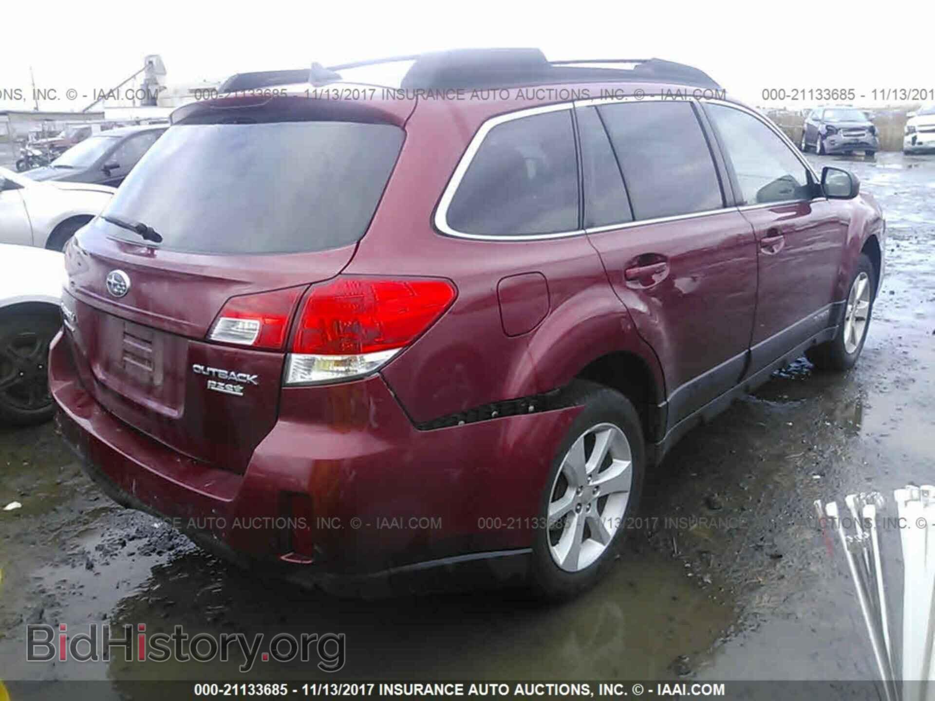 2014 Subaru Outback - VIN: 4S4BRBDC8E3245564 - Photo 4