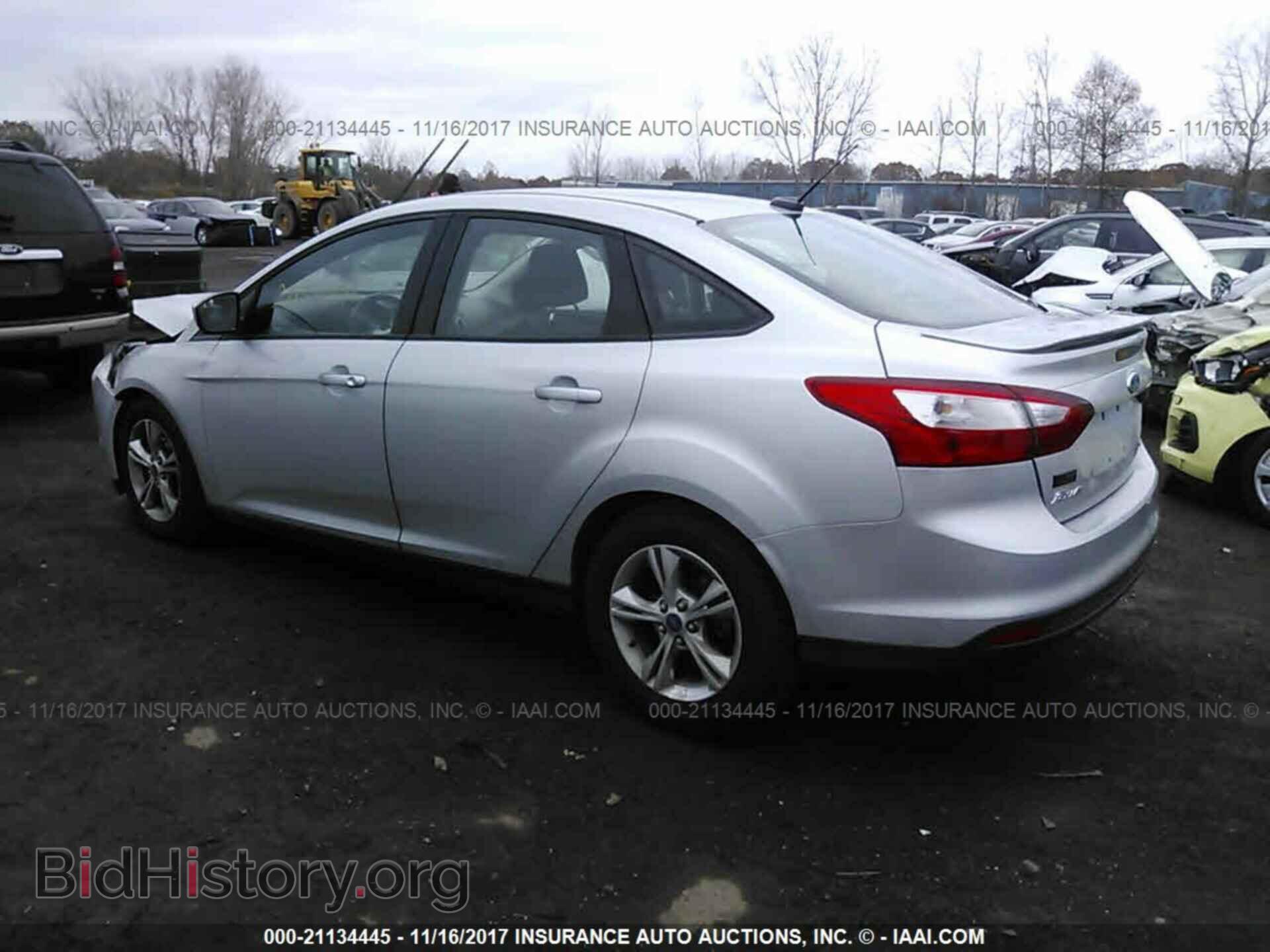 2012 Ford Focus - VIN: 1FAHP3F29CL248443 - Photo 3