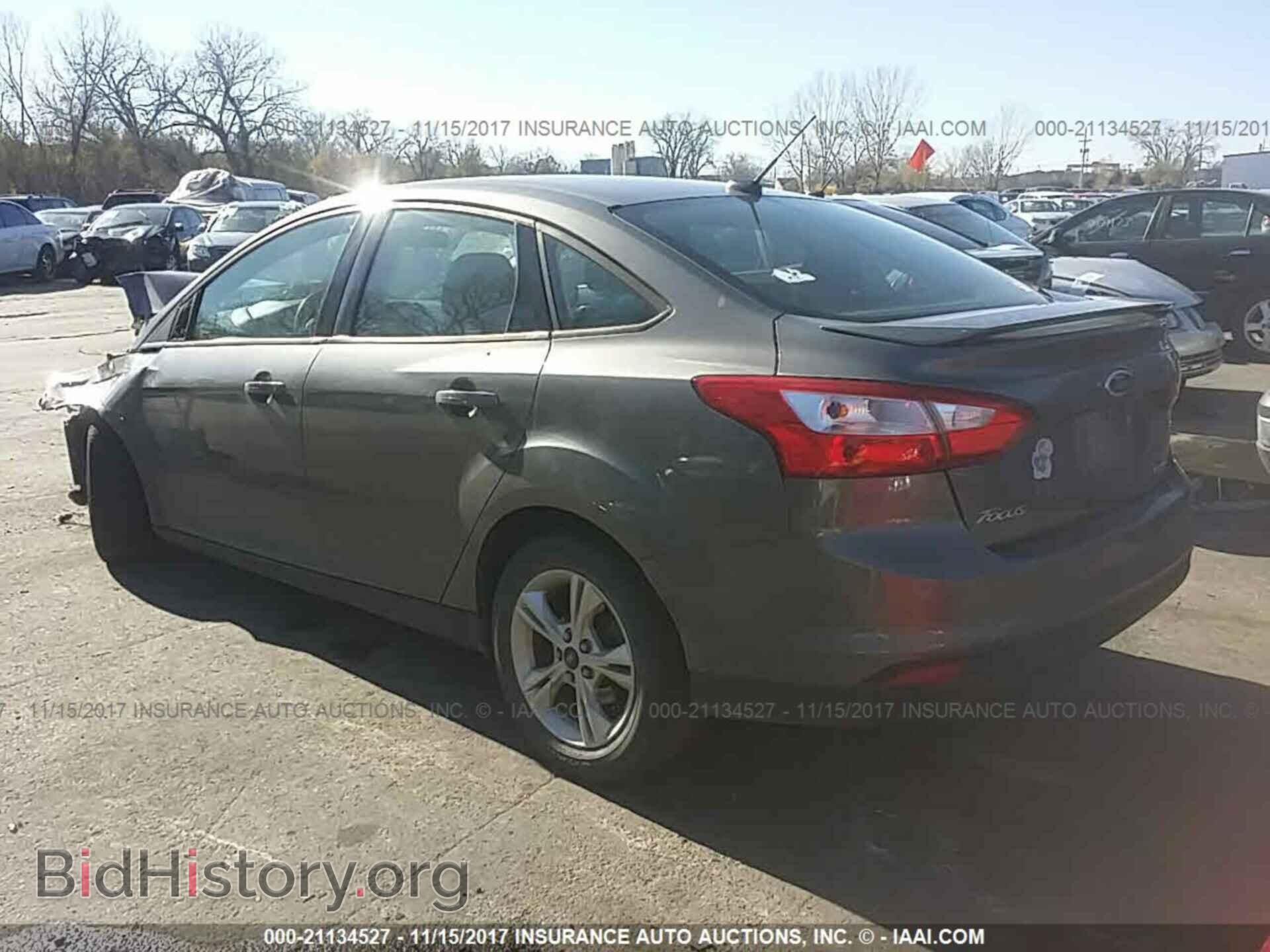2012 Ford Focus - VIN: 1FAHP3F23CL391792 - Photo 3