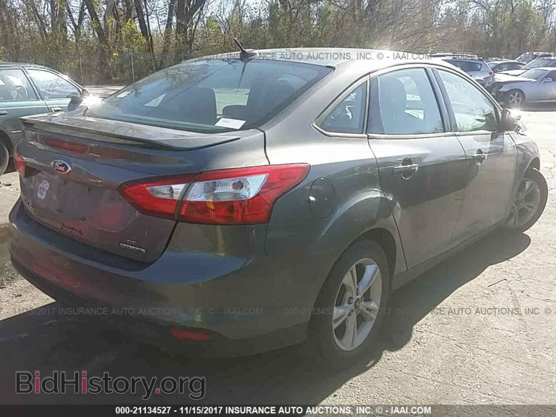 2012 Ford Focus - VIN: 1FAHP3F23CL391792 - Photo 4
