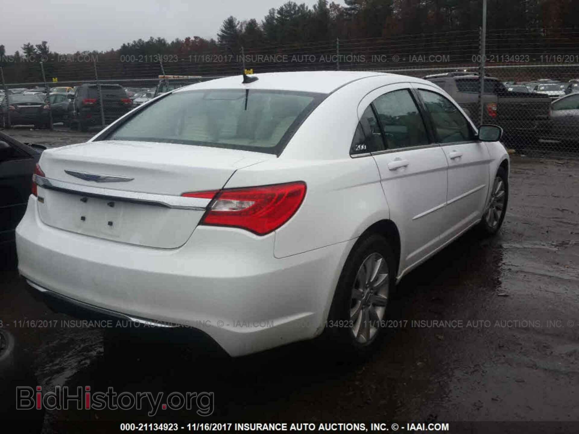 2013 Chrysler 200 - VIN: 1C3CCBBG1DN731835 - Photo 4
