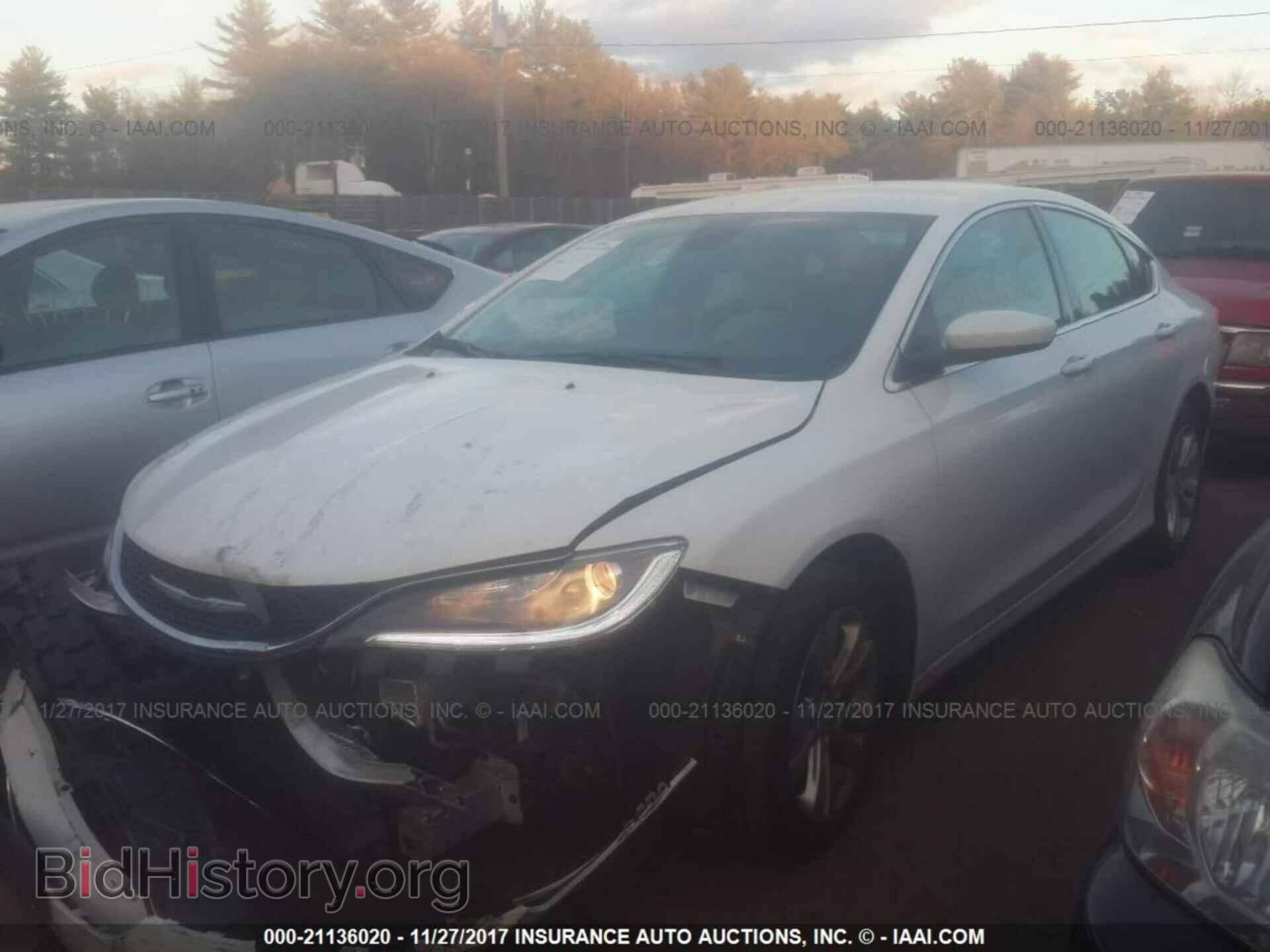 2015 Chrysler 200 - VIN: 1C3CCCAG0FN757935 - Photo 2