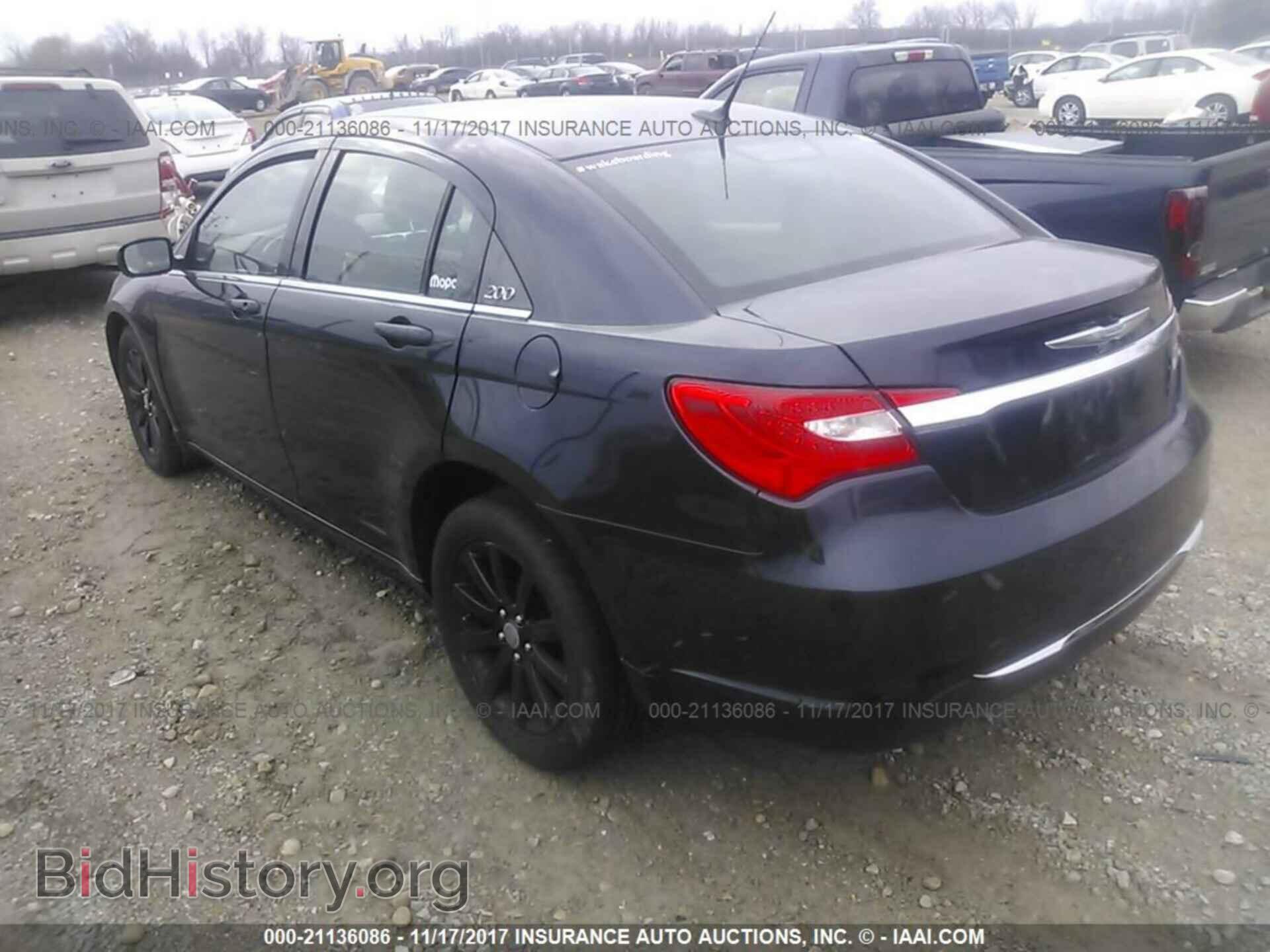 2011 Chrysler 200 - VIN: 1C3BC1FB8BN521752 - Фото 3