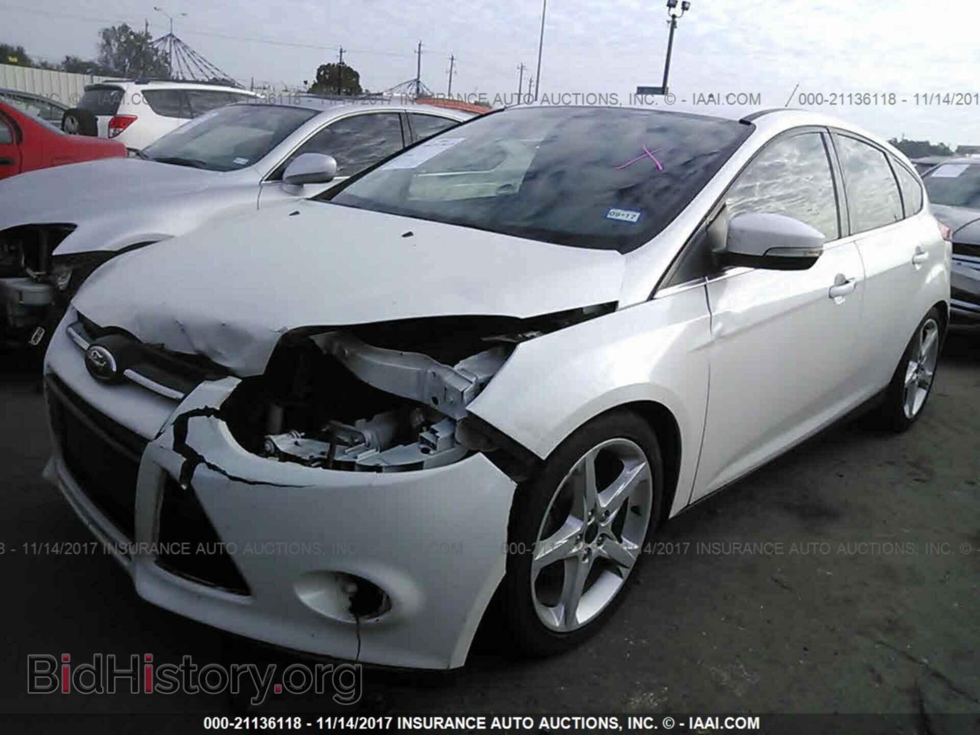 2014 Ford Focus - VIN: 1FADP3N2XEL130095 - Photo 2