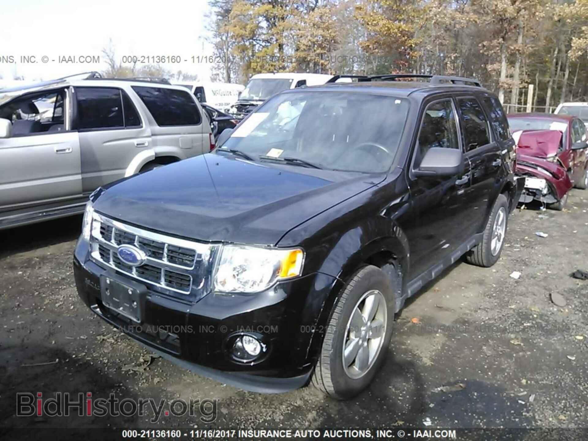2011 Ford Escape - VIN: 1FMCU9D71BKC22031 - Photo 2