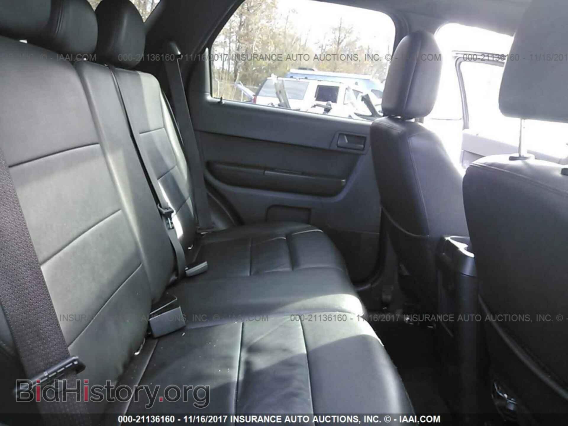 2011 Ford Escape - VIN: 1FMCU9D71BKC22031 - Photo 8