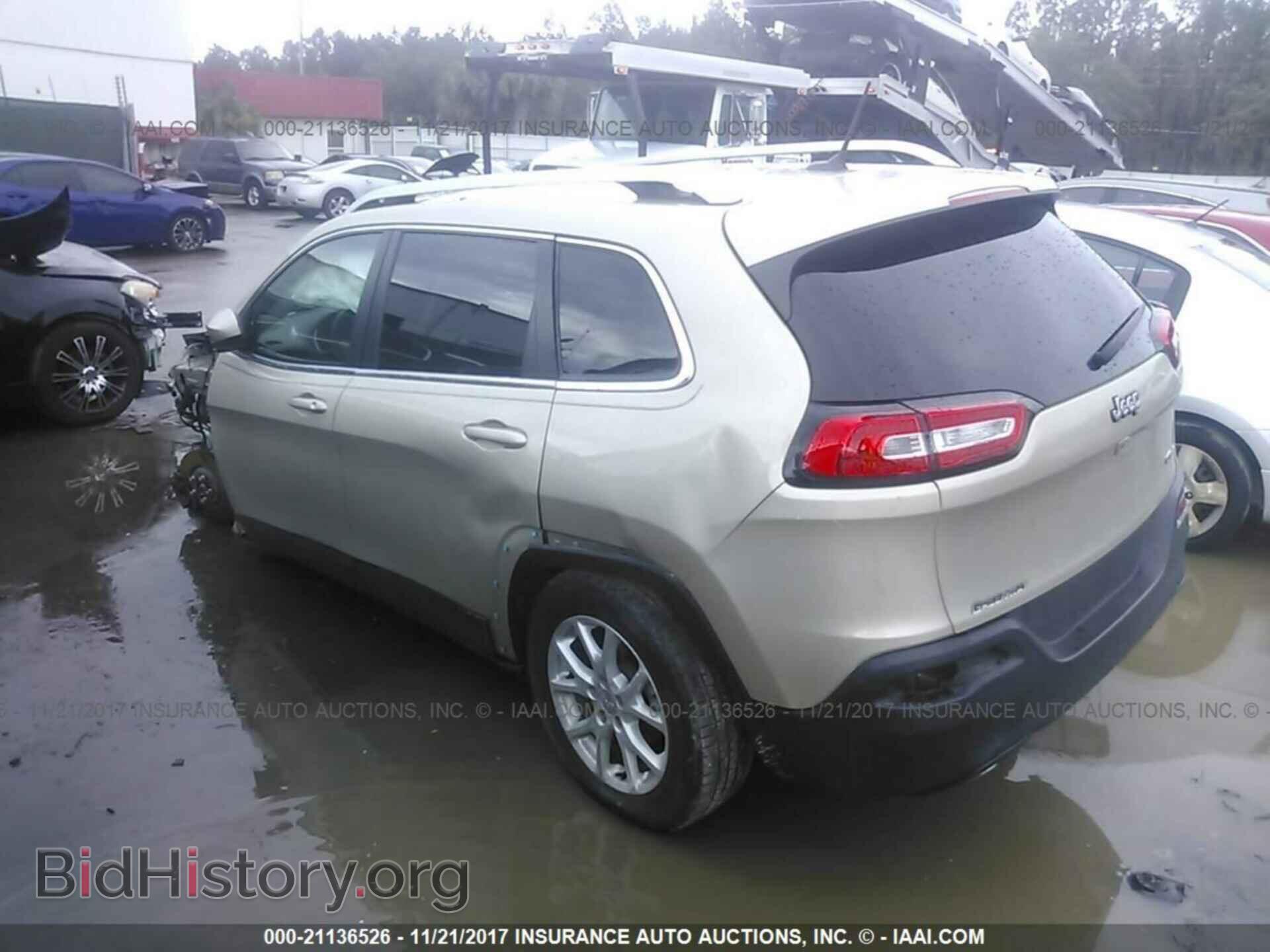 2015 Jeep Cherokee - VIN: 1C4PJLCB2FW683545 - Photo 3