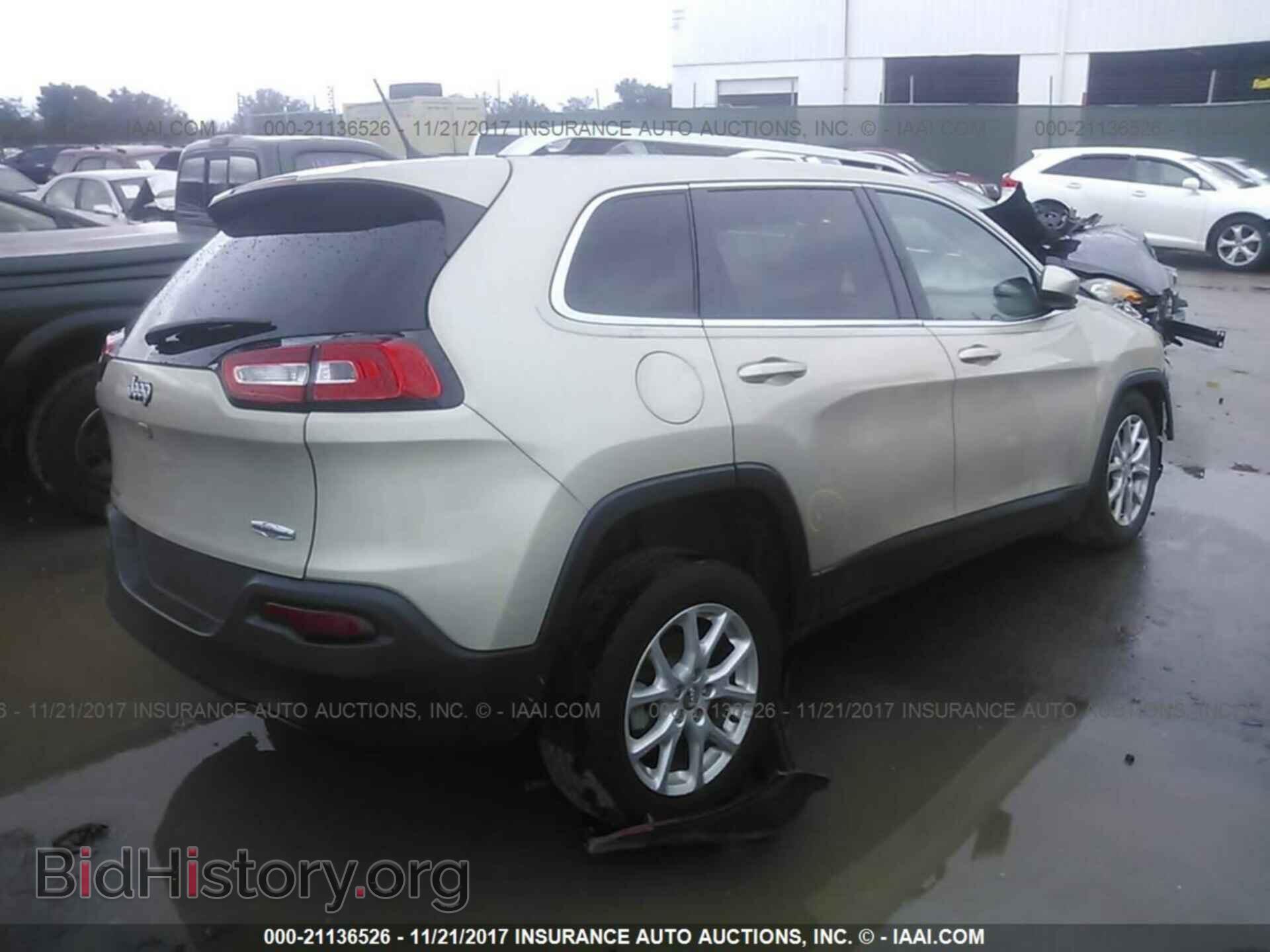 2015 Jeep Cherokee - VIN: 1C4PJLCB2FW683545 - Photo 4