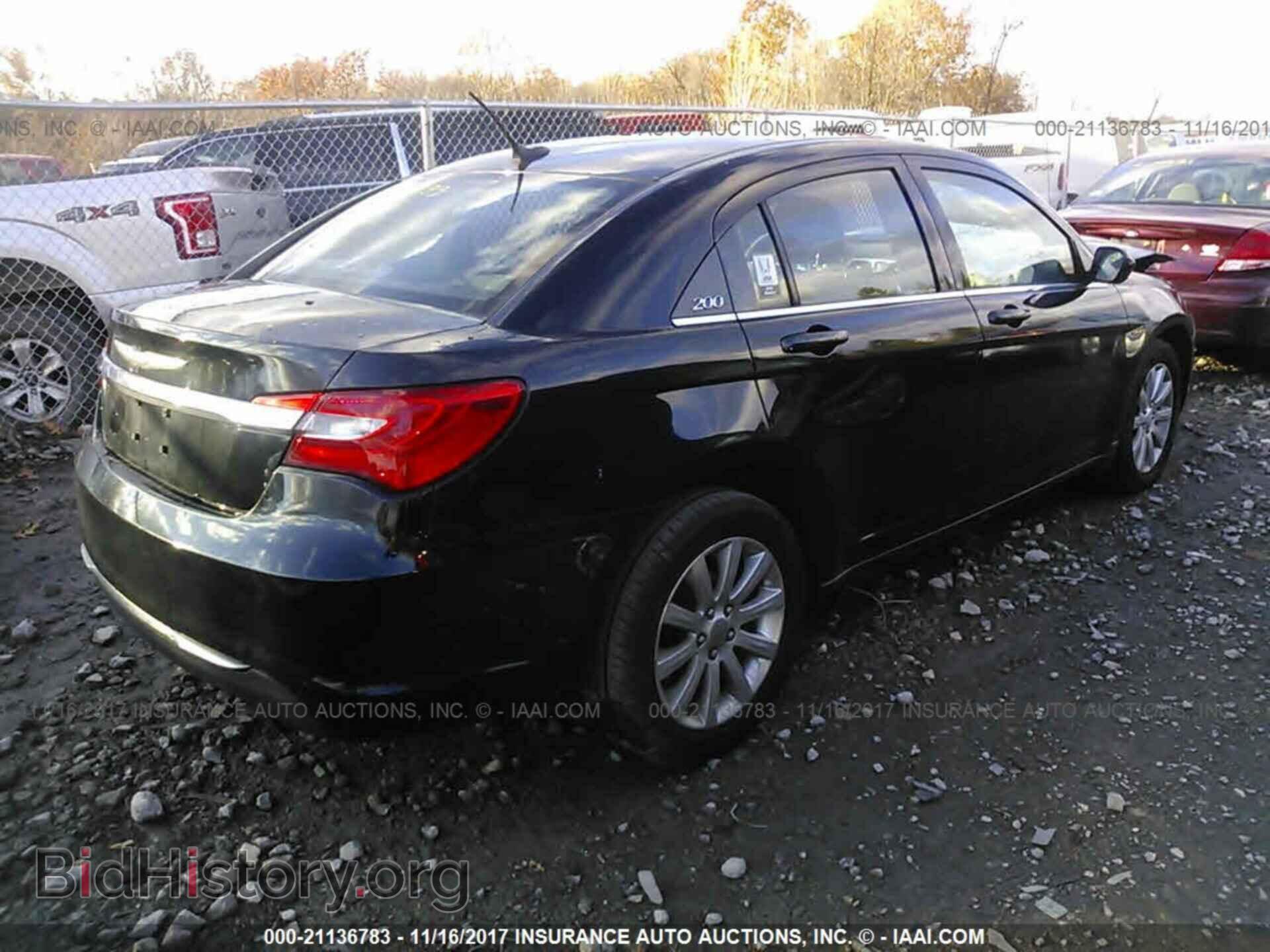 2011 Chrysler 200 - VIN: 1C3BC1FB5BN570262 - Photo 4