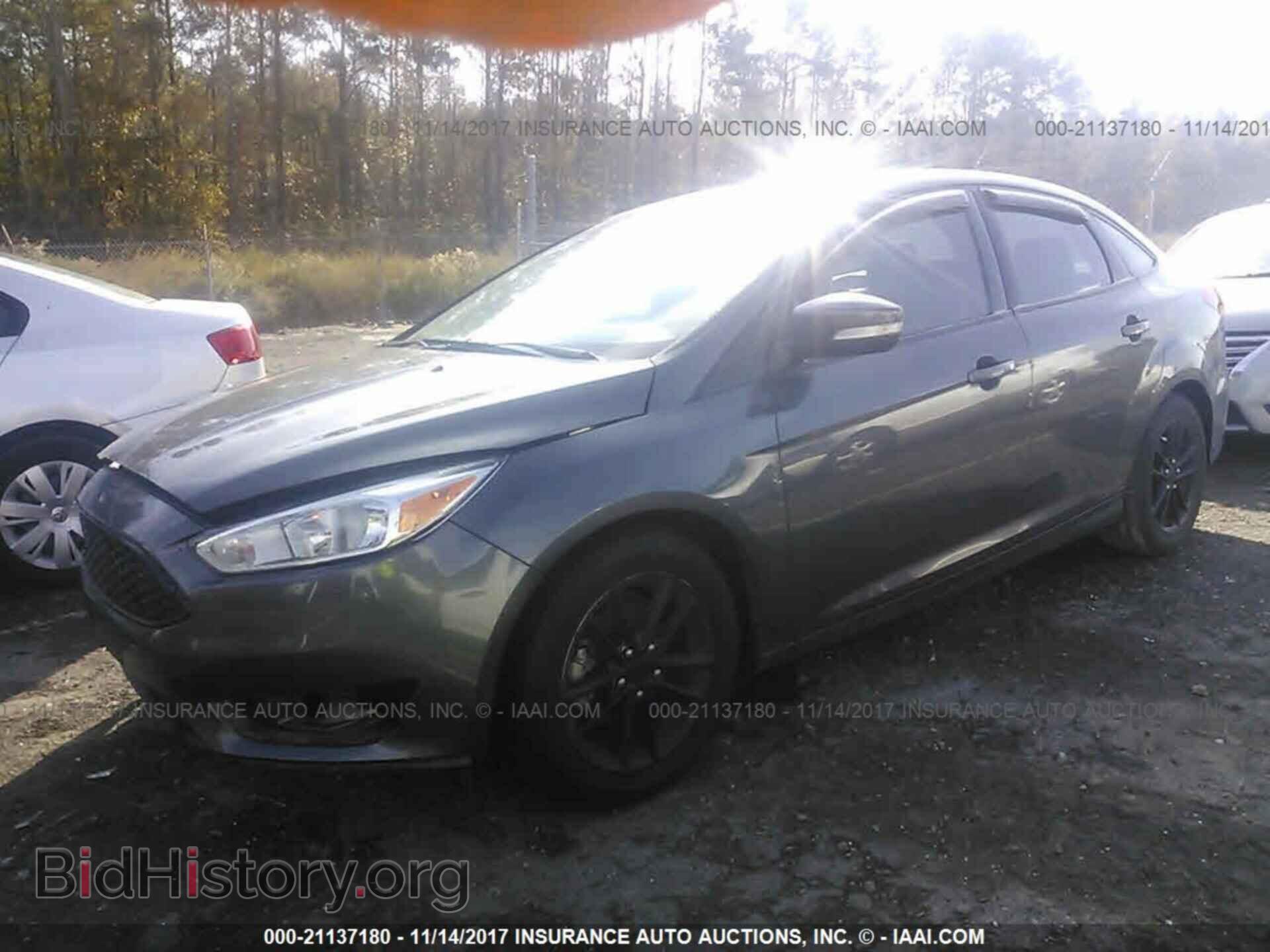 2015 Ford Focus - VIN: 1FADP3F2XFL207256 - Photo 2