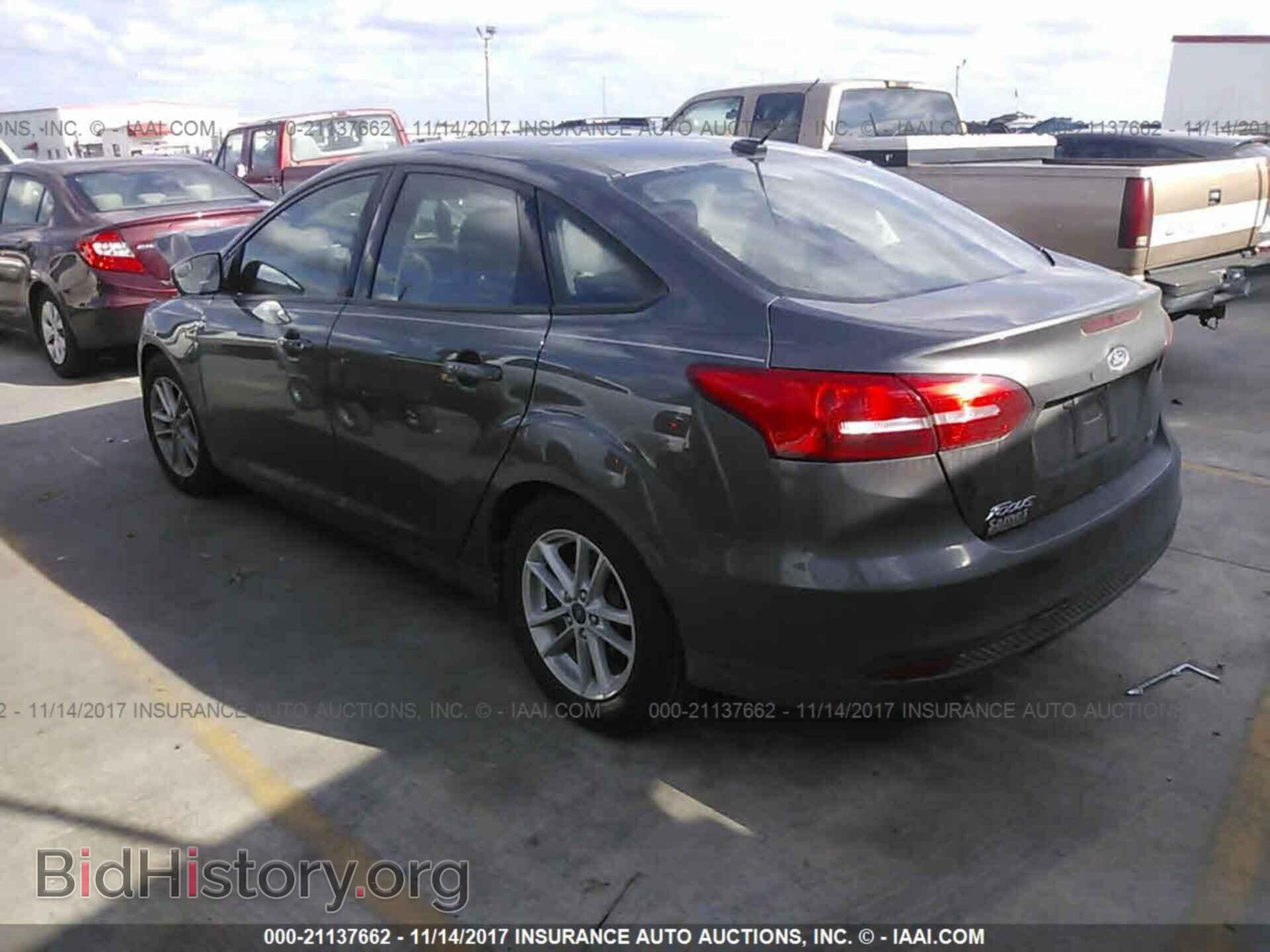 2017 Ford Focus - VIN: 1FADP3F25HL276763 - Photo 3