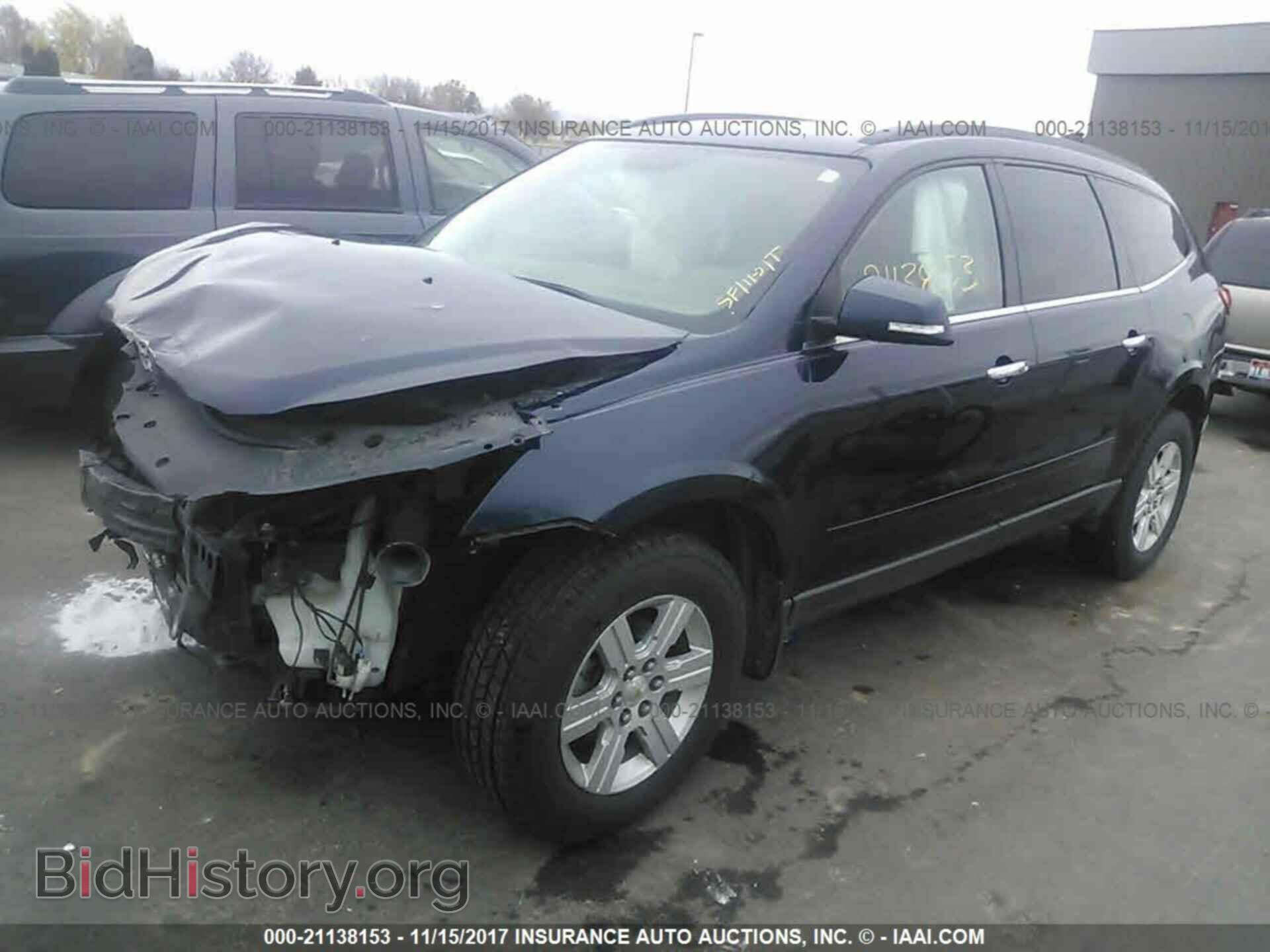 2012 Chevrolet Traverse - VIN: 1GNKVGED2CJ244236 - Фото 2