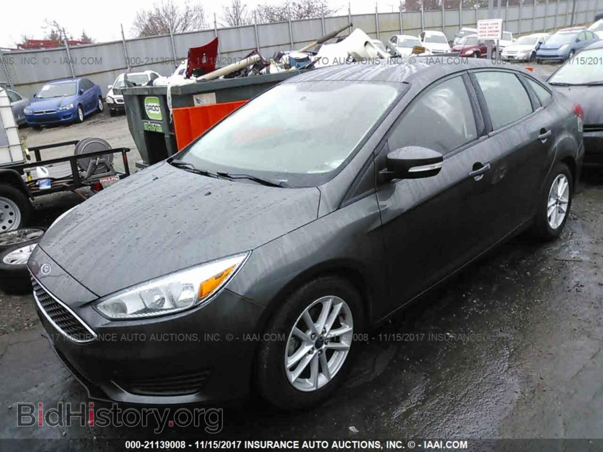 2017 Ford Focus - VIN: 1FADP3FE0HL300509 - Photo 2