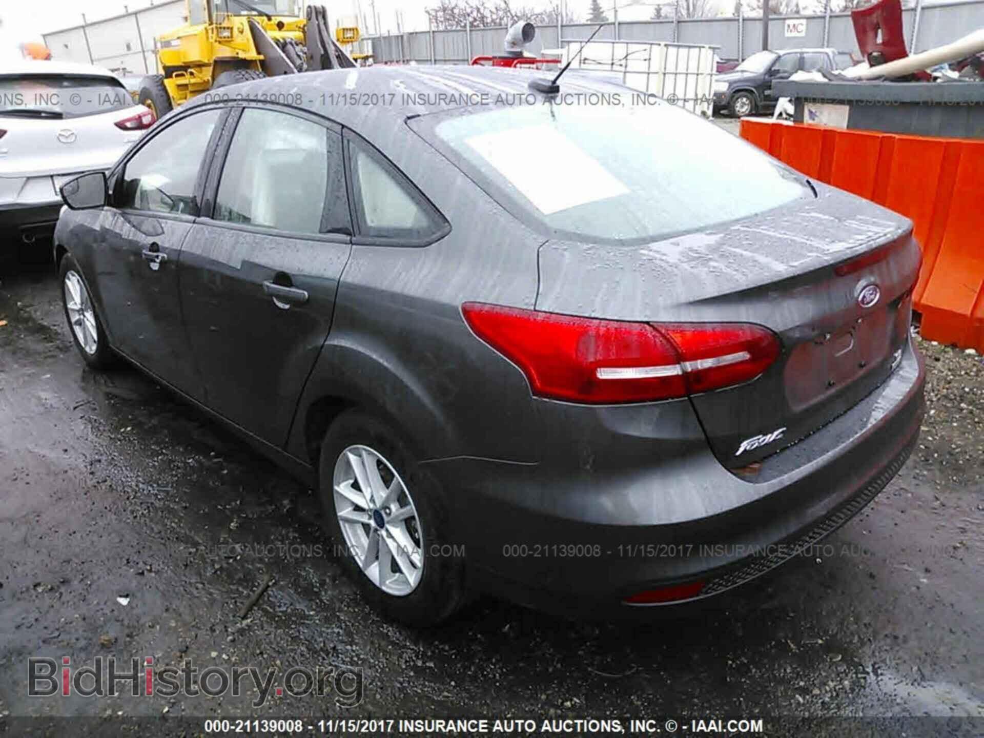 2017 Ford Focus - VIN: 1FADP3FE0HL300509 - Photo 3