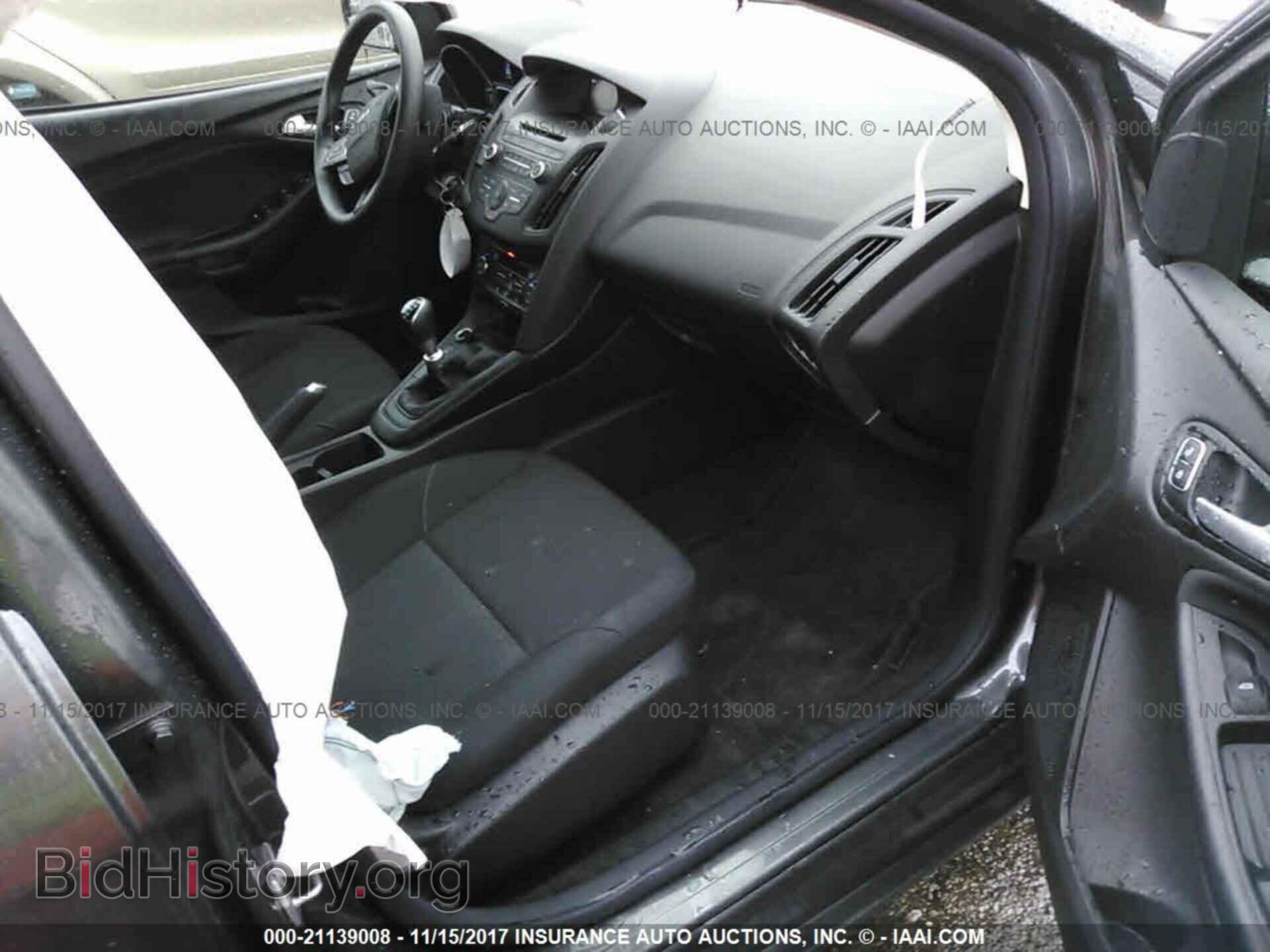 2017 Ford Focus - VIN: 1FADP3FE0HL300509 - Photo 5