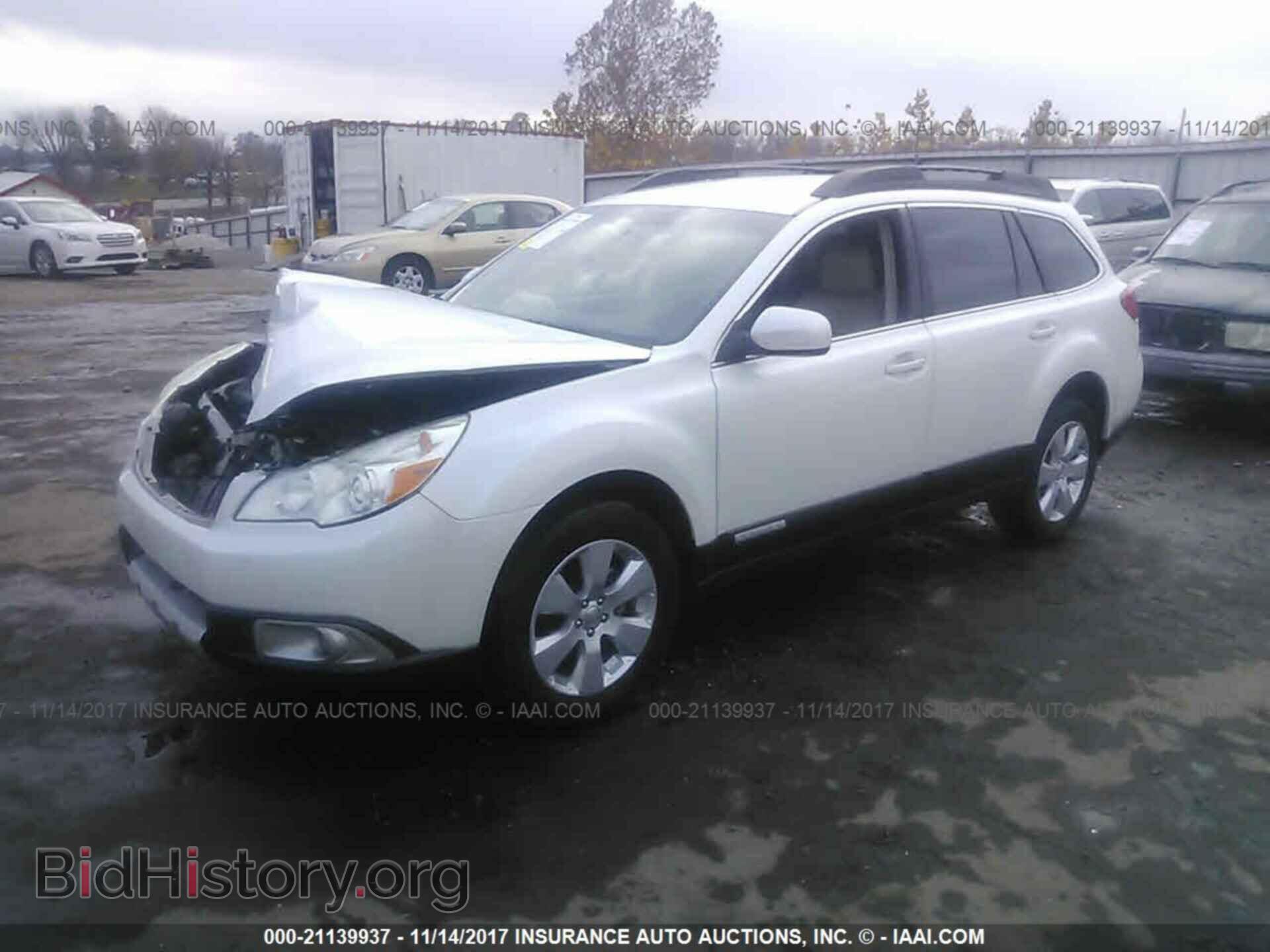 2011 Subaru Outback - VIN: 4S4BRCBC9B3310362 - Фото 2