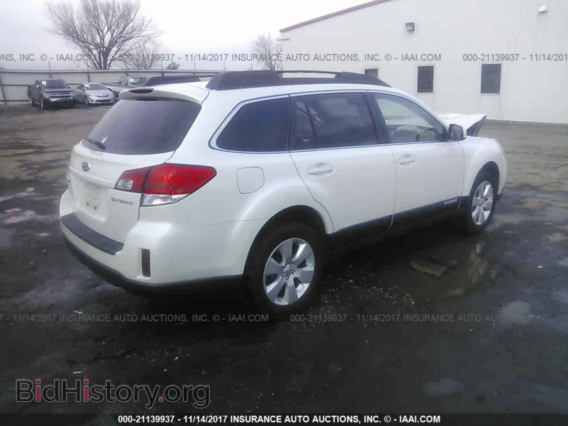 2011 Subaru Outback - VIN: 4S4BRCBC9B3310362 - Фото 4
