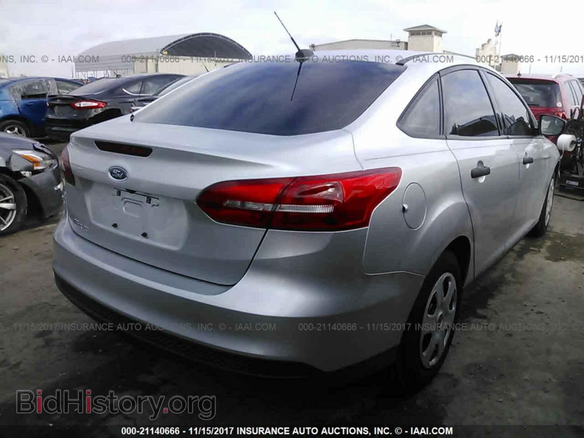 2017 Ford Focus - VIN: 1FADP3E20HL342332 - Фото 4