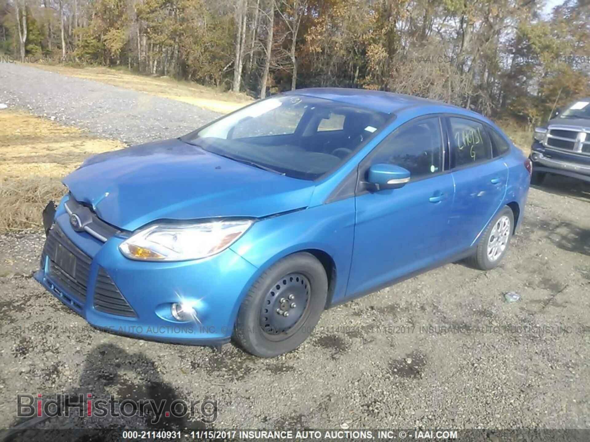2012 Ford Focus - VIN: 1FAHP3F23CL260751 - Photo 2