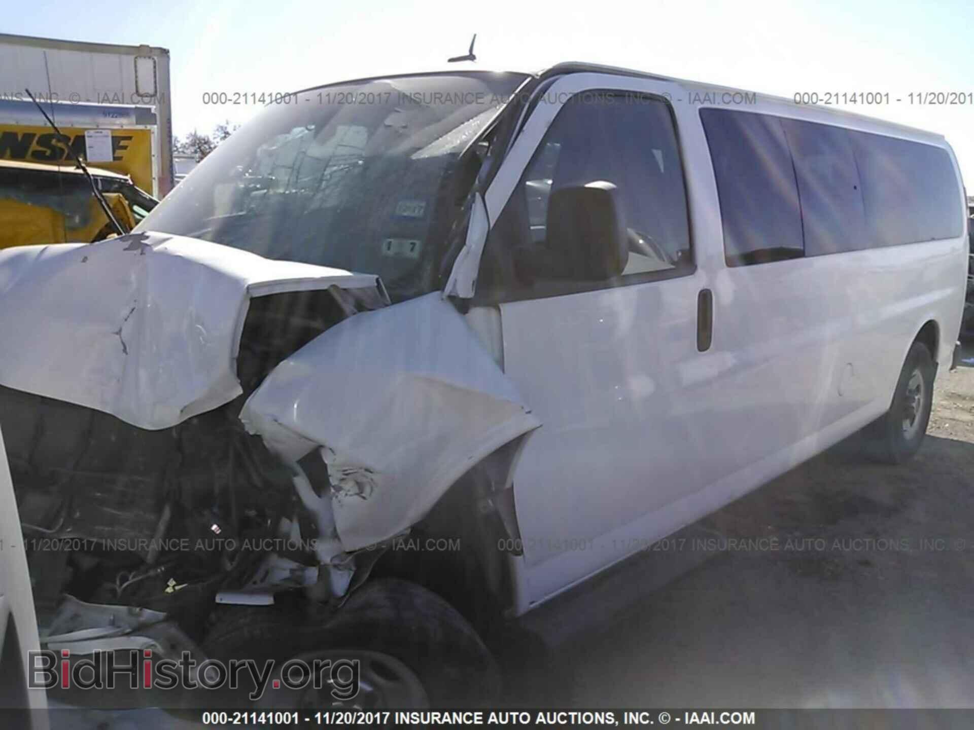 2015 Gmc Savana - VIN: 1GJZ71FF4F1140035 - Фото 2