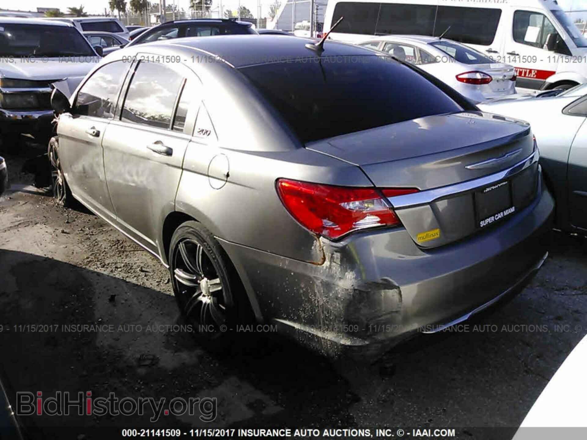2012 Chrysler 200 - VIN: 1C3CCBAB7CN256809 - Photo 3