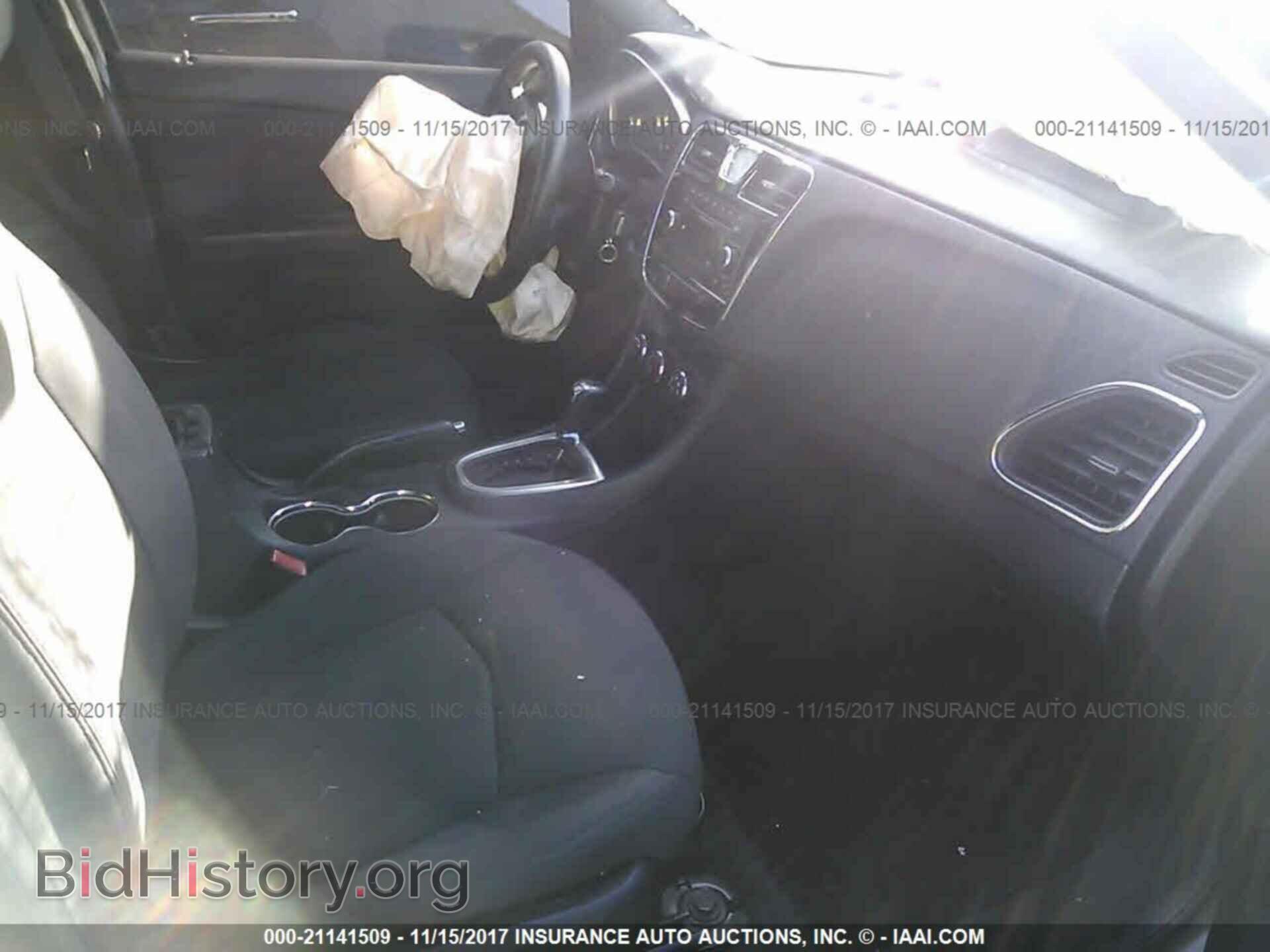 2012 Chrysler 200 - VIN: 1C3CCBAB7CN256809 - Photo 5
