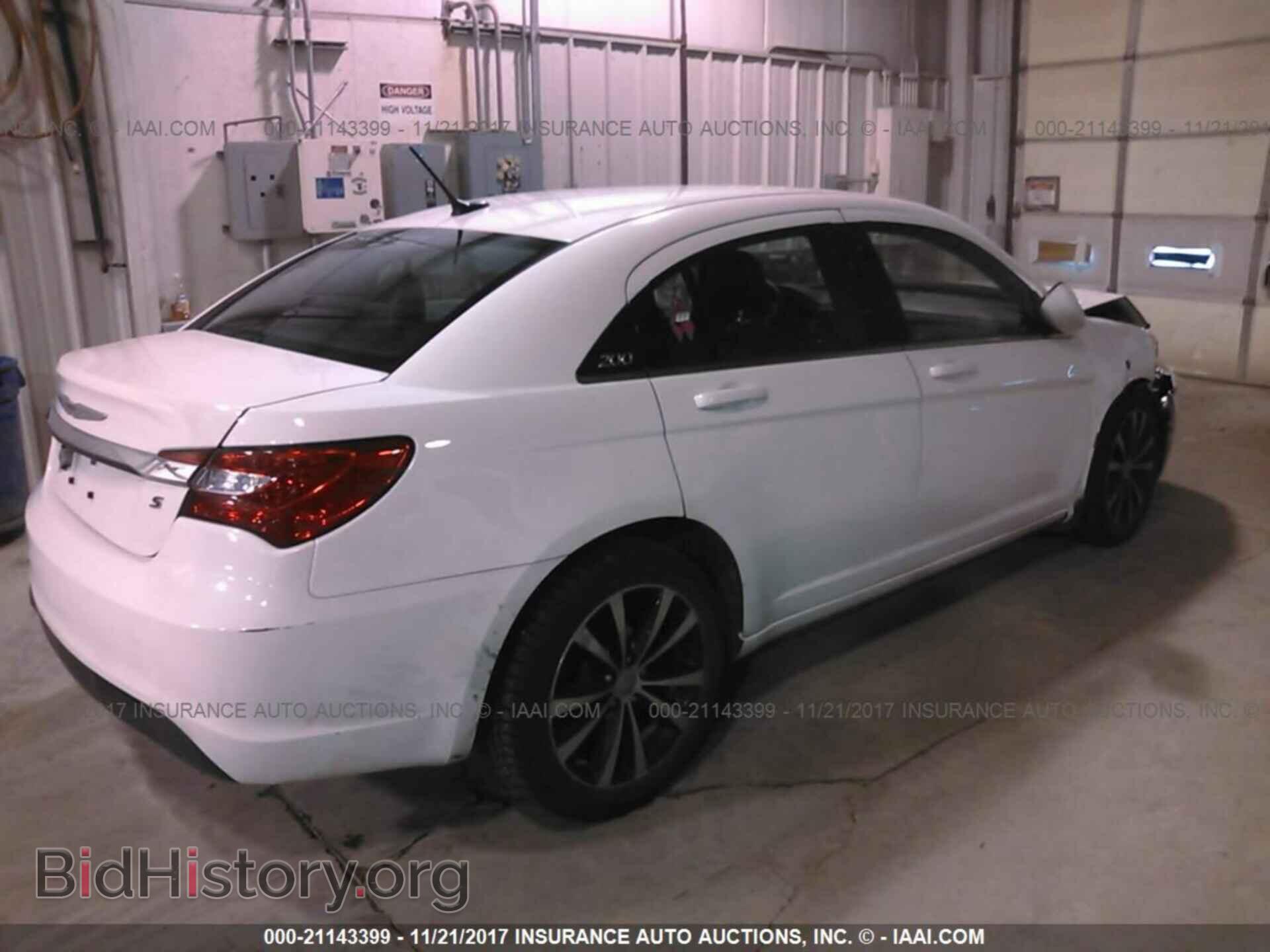 2013 Chrysler 200 - VIN: 1C3CCBCG6DN578870 - Photo 4