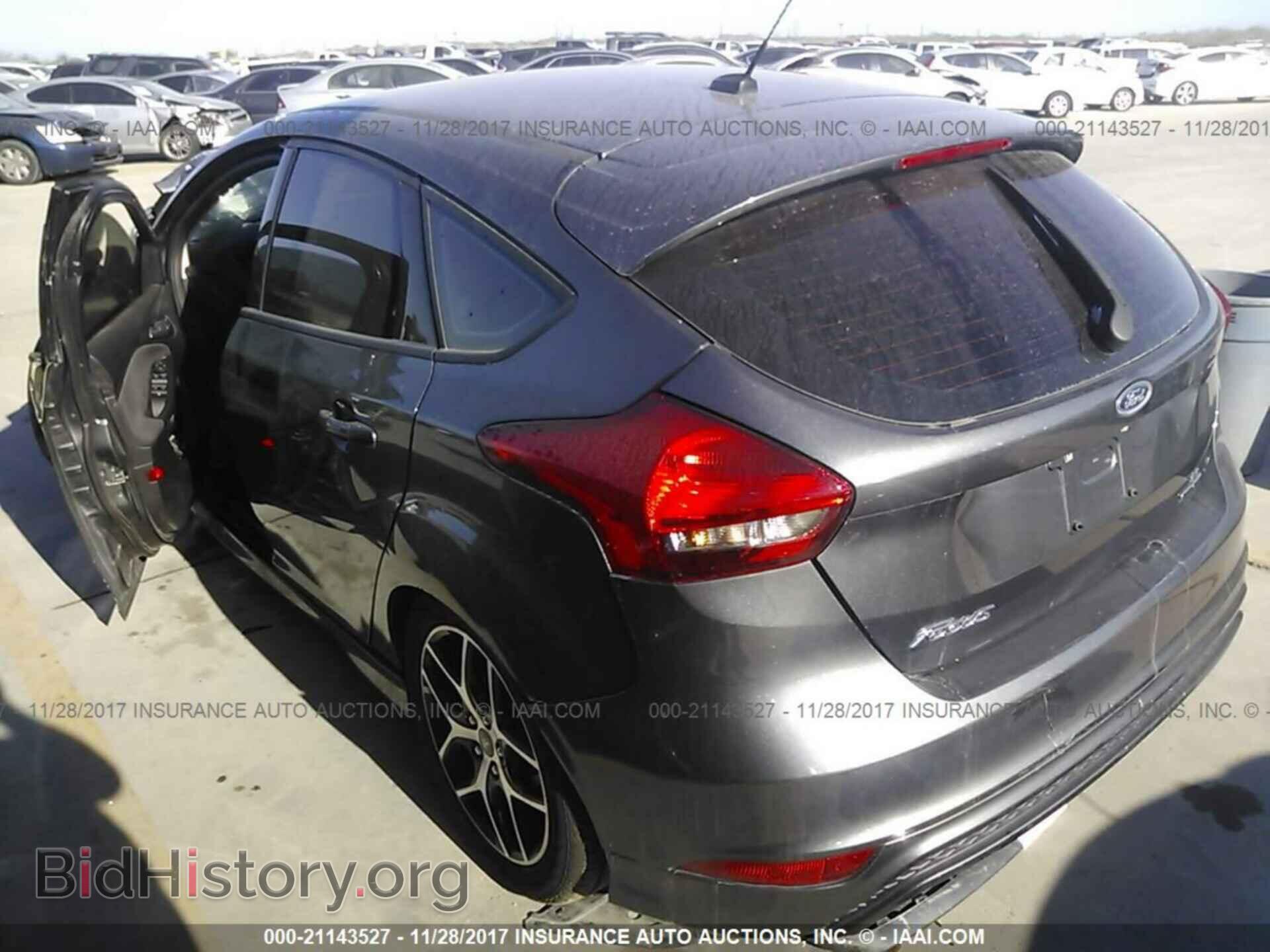2016 Ford Focus - VIN: 1FADP3K21GL360745 - Photo 3