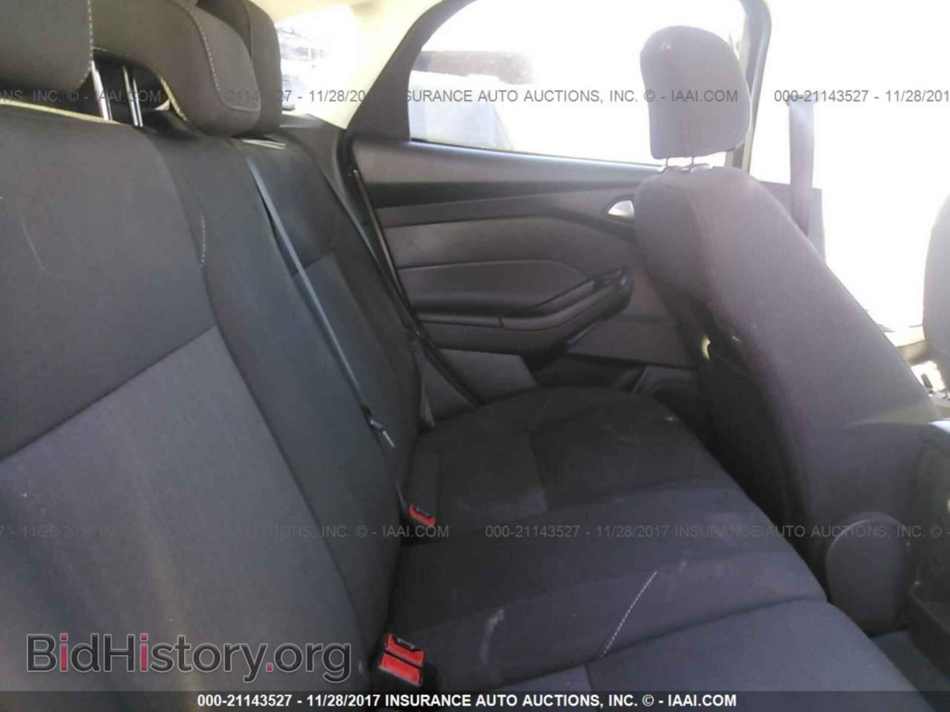 2016 Ford Focus - VIN: 1FADP3K21GL360745 - Photo 8
