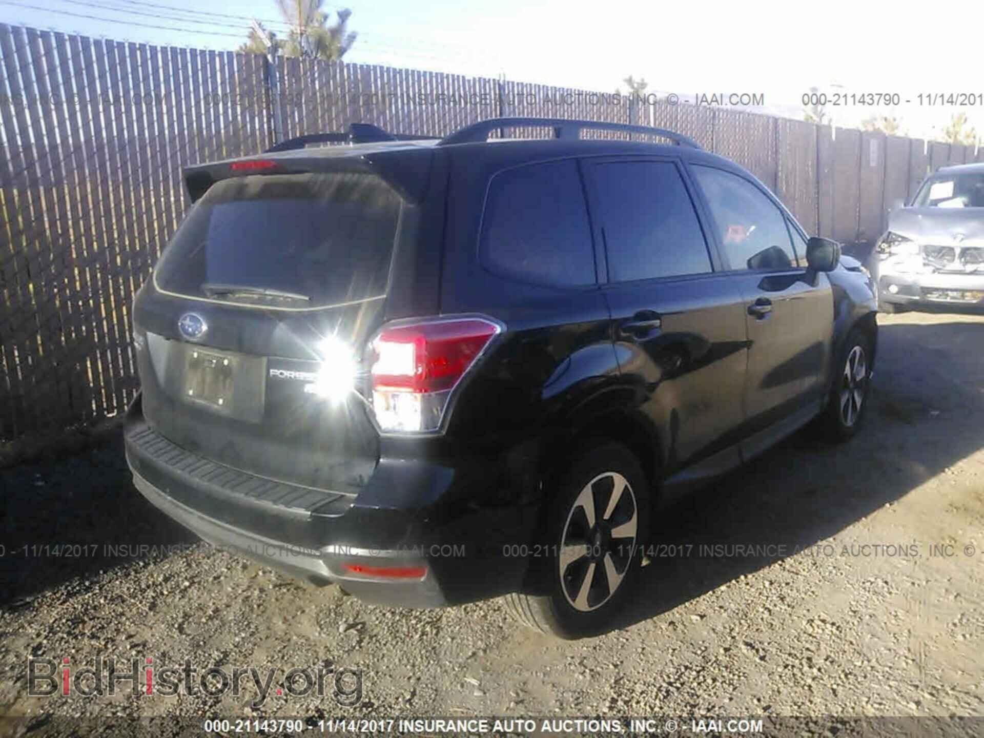 2017 Subaru Forester - VIN: JF2SJAEC5HH521843 - Фото 4