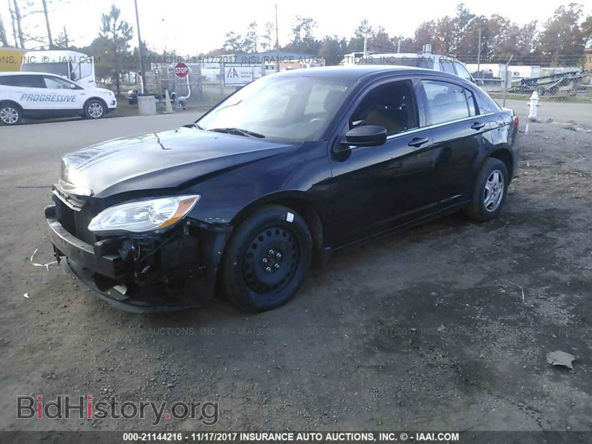 2012 Chrysler 200 - VIN: 1C3CCBABXCN274124 - Фото 2