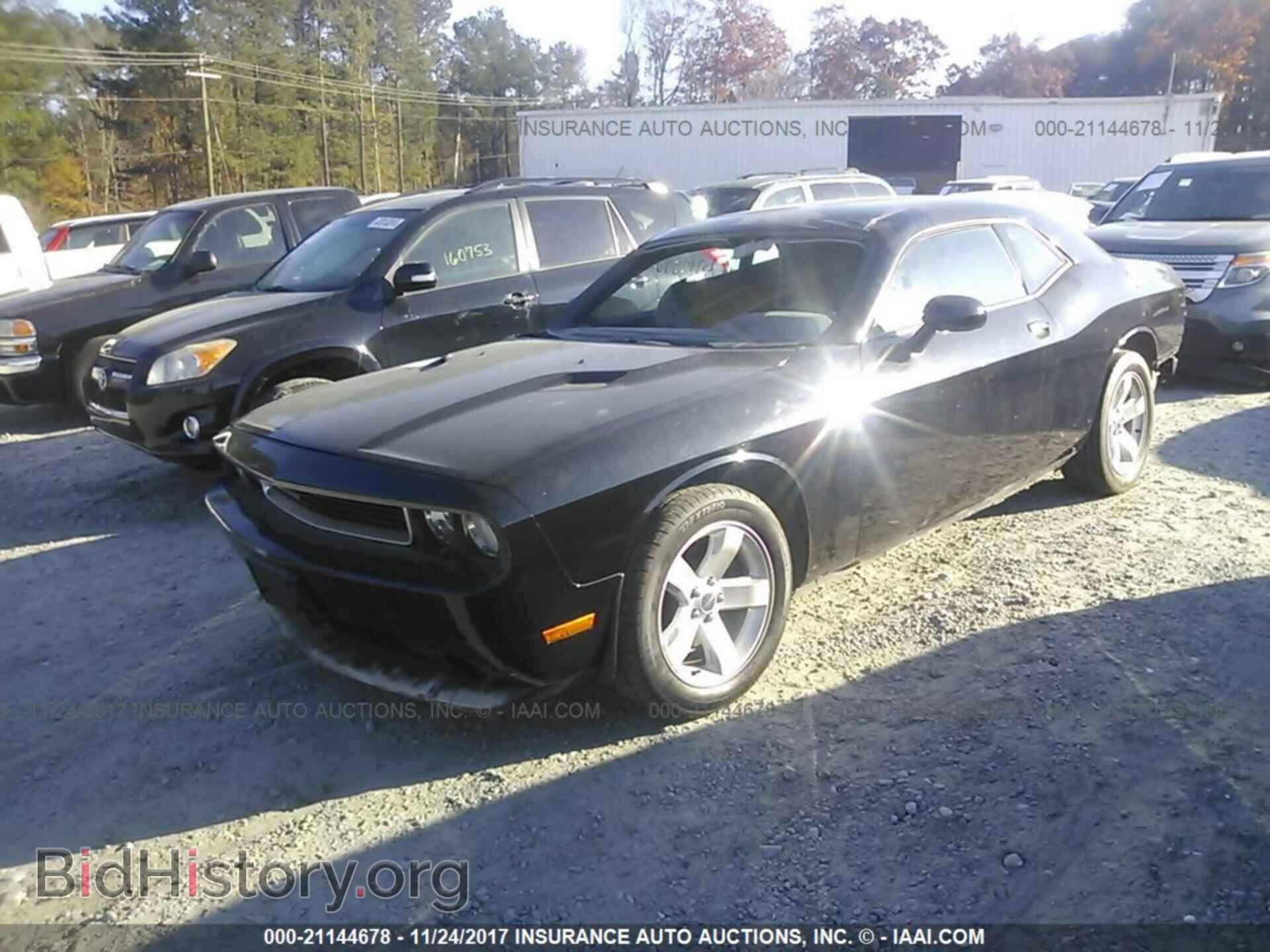 2012 Dodge Challenger - VIN: 2C3CDYAG8CH158117 - Фото 2