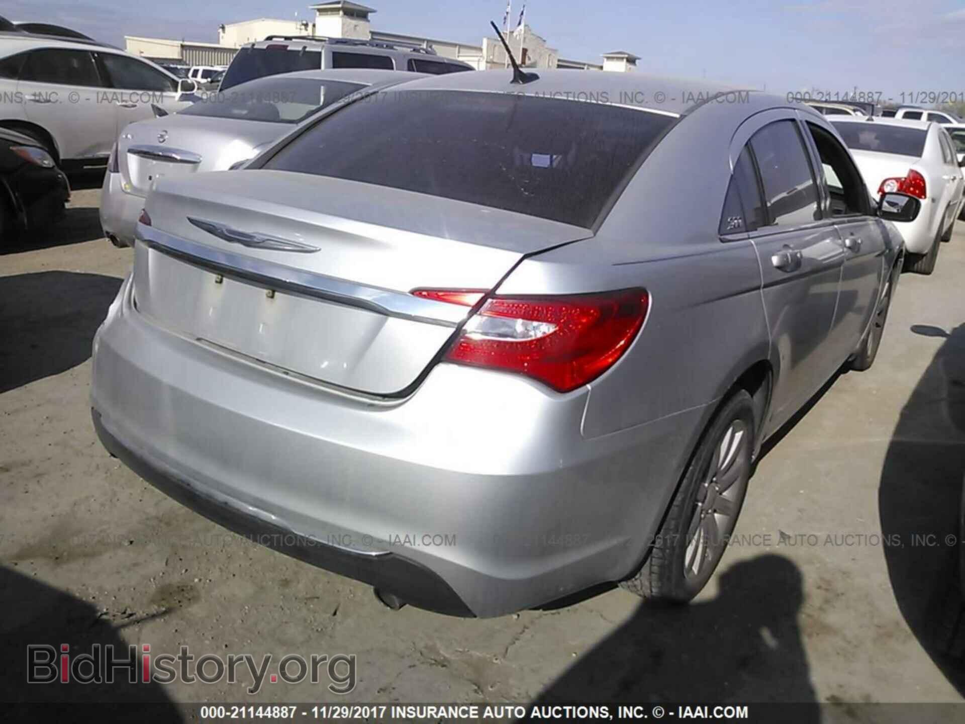 2011 Chrysler 200 - VIN: 1C3BC1FG3BN620202 - Фото 4