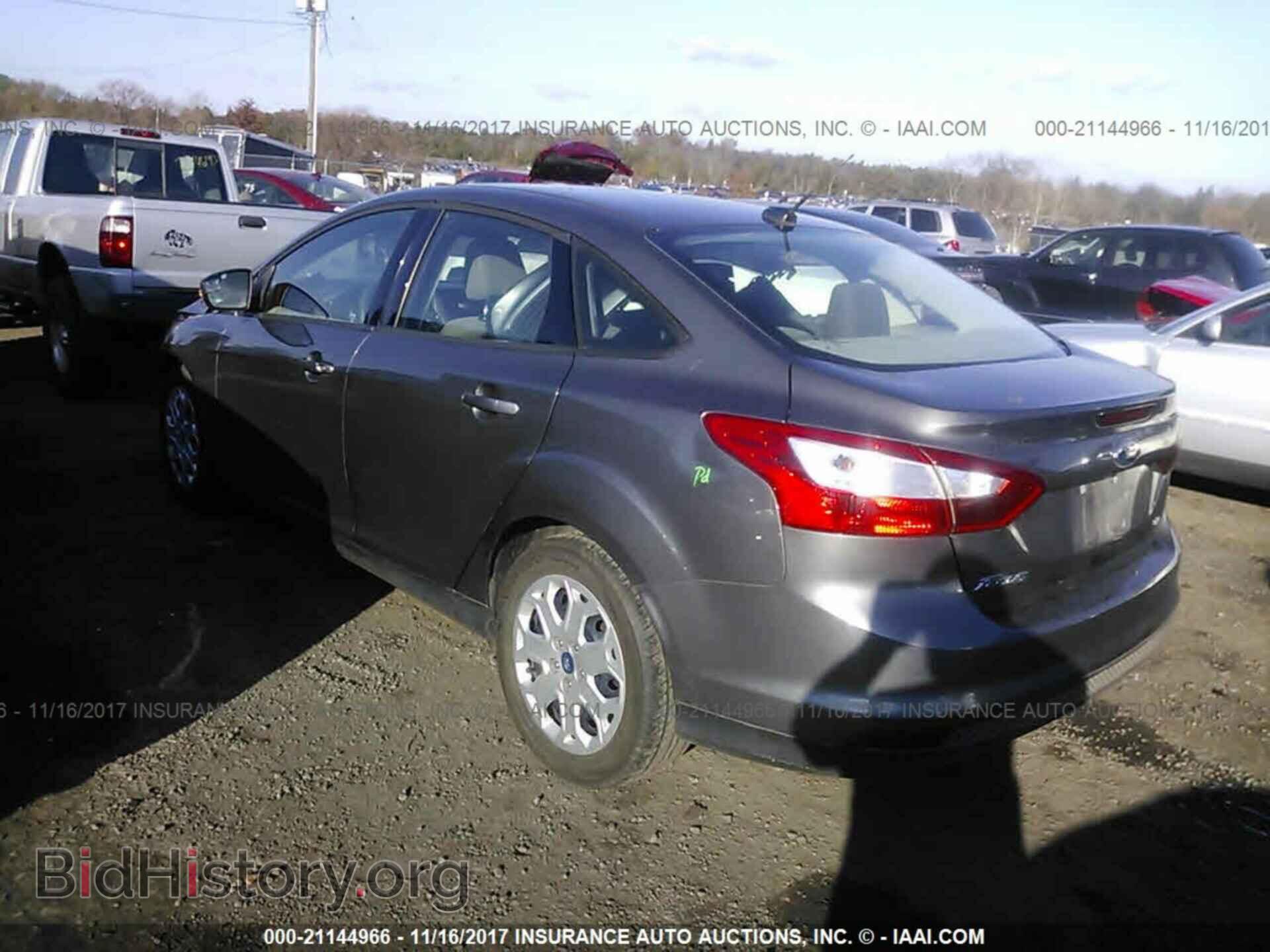 2012 Ford Focus - VIN: 1FAHP3F24CL214099 - Фото 3
