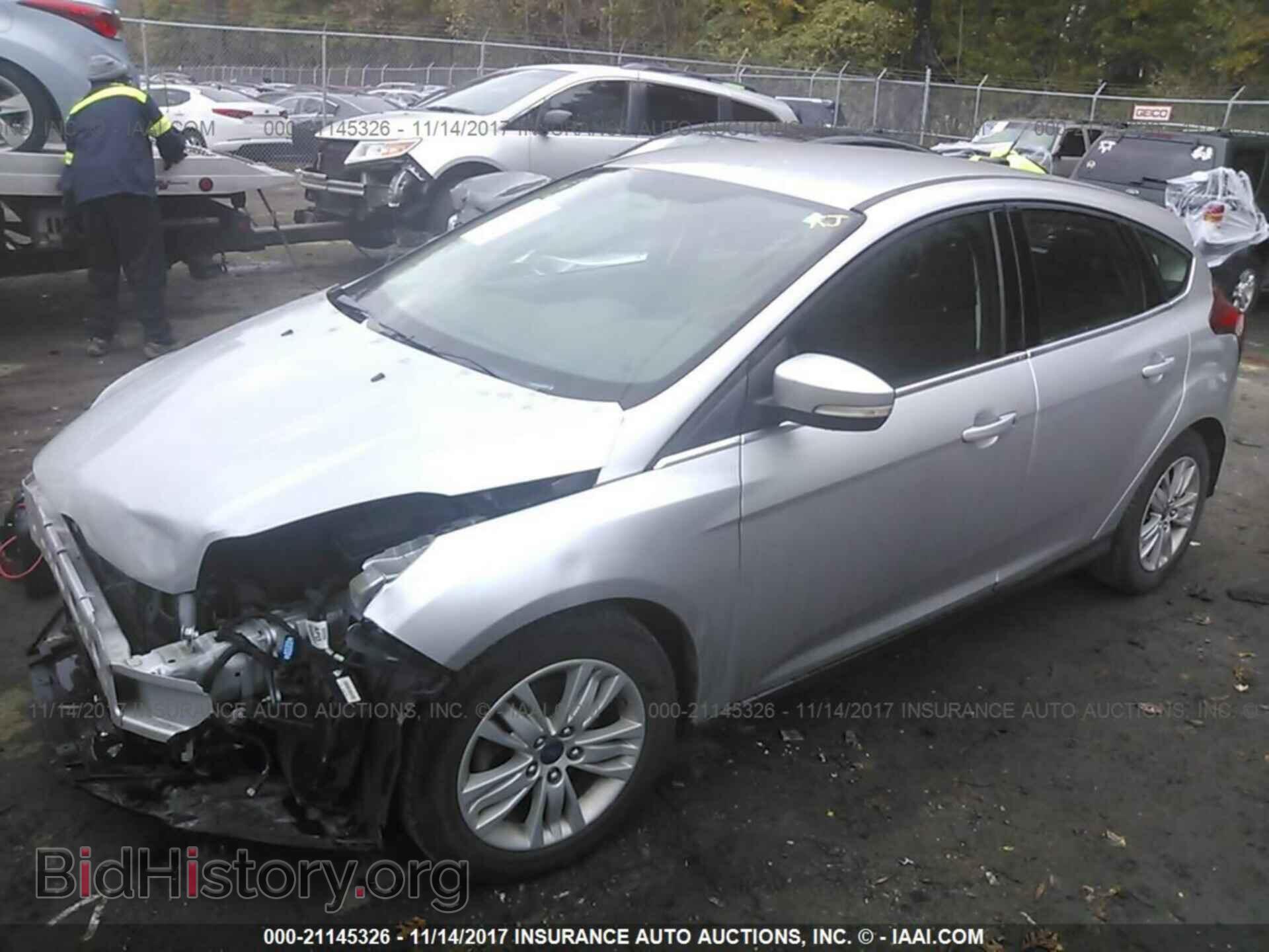 2012 Ford Focus - VIN: 1FAHP3M26CL349717 - Photo 2