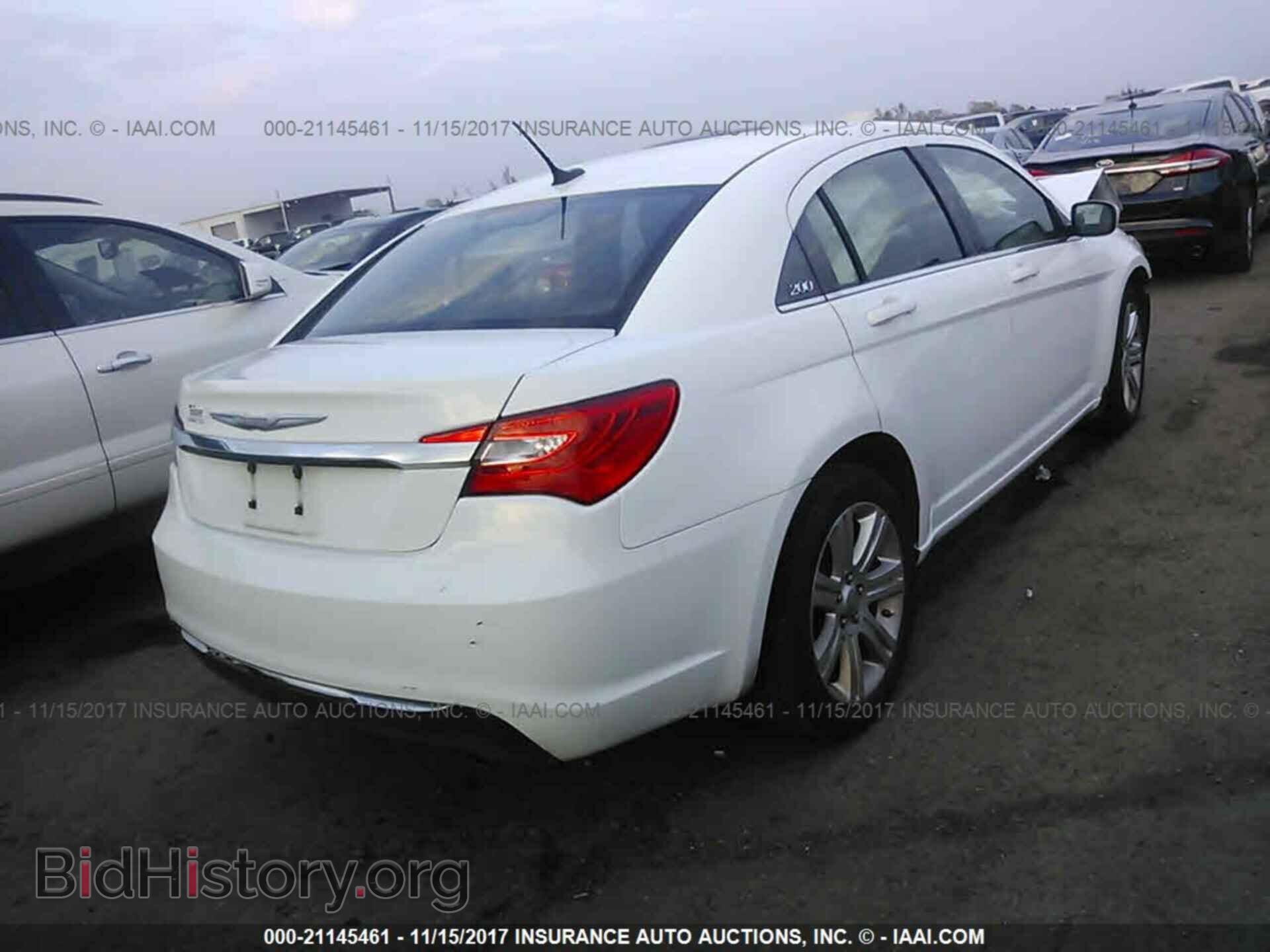 2012 Chrysler 200 - VIN: 1C3CCBBG8CN131635 - Photo 4