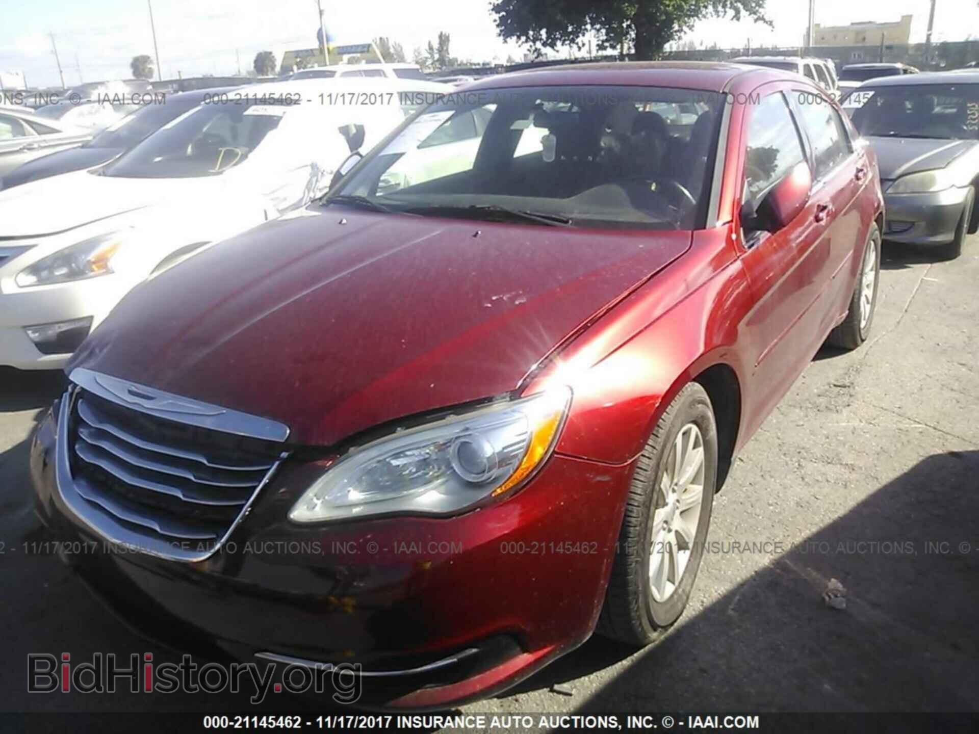 2013 Chrysler 200 - VIN: 1C3CCBBB6DN655971 - Фото 2